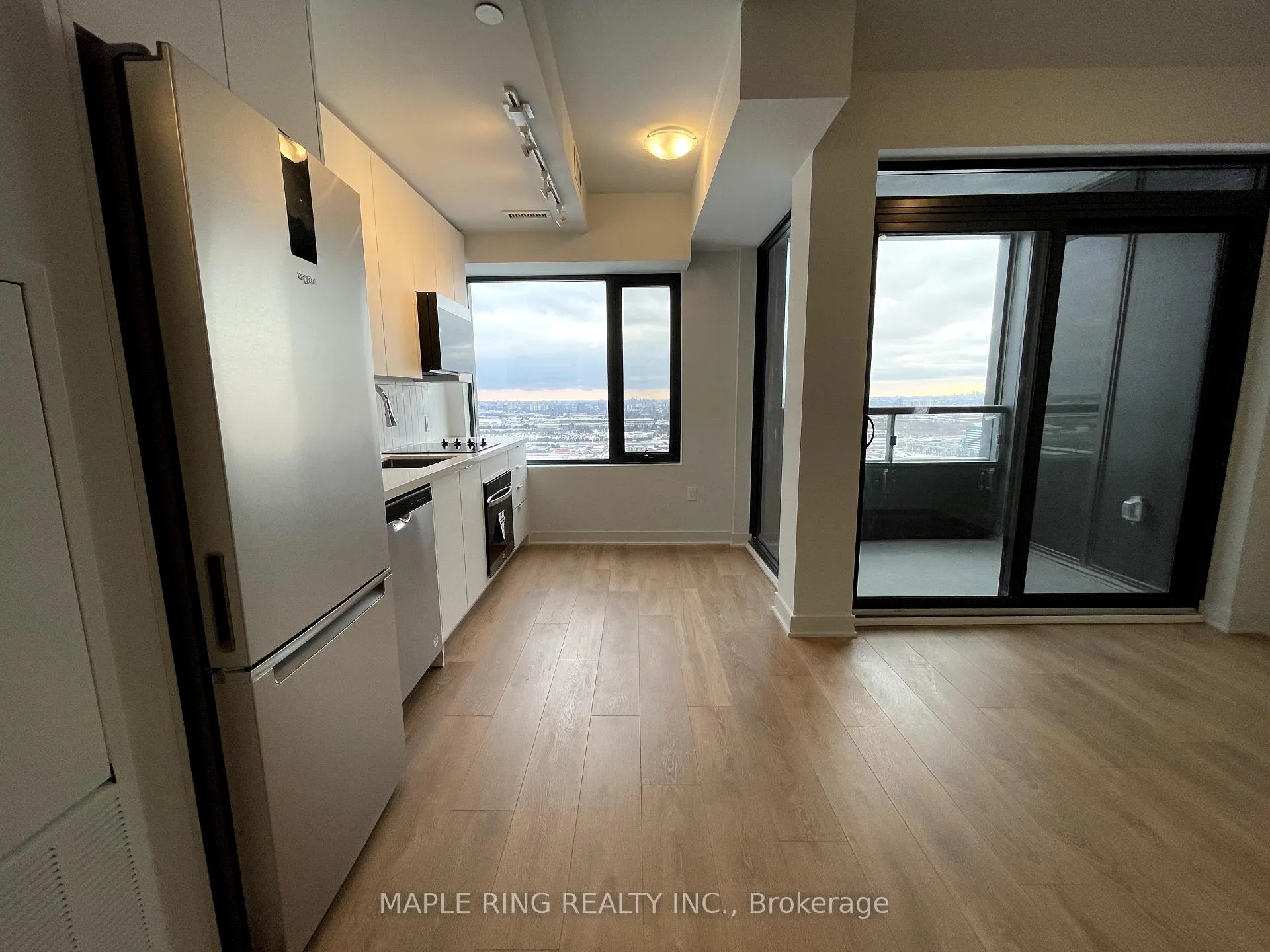 Photo 5 of Unit 2909, 2920 Highway 7 Road, Vaughan, Concord — HOMEH