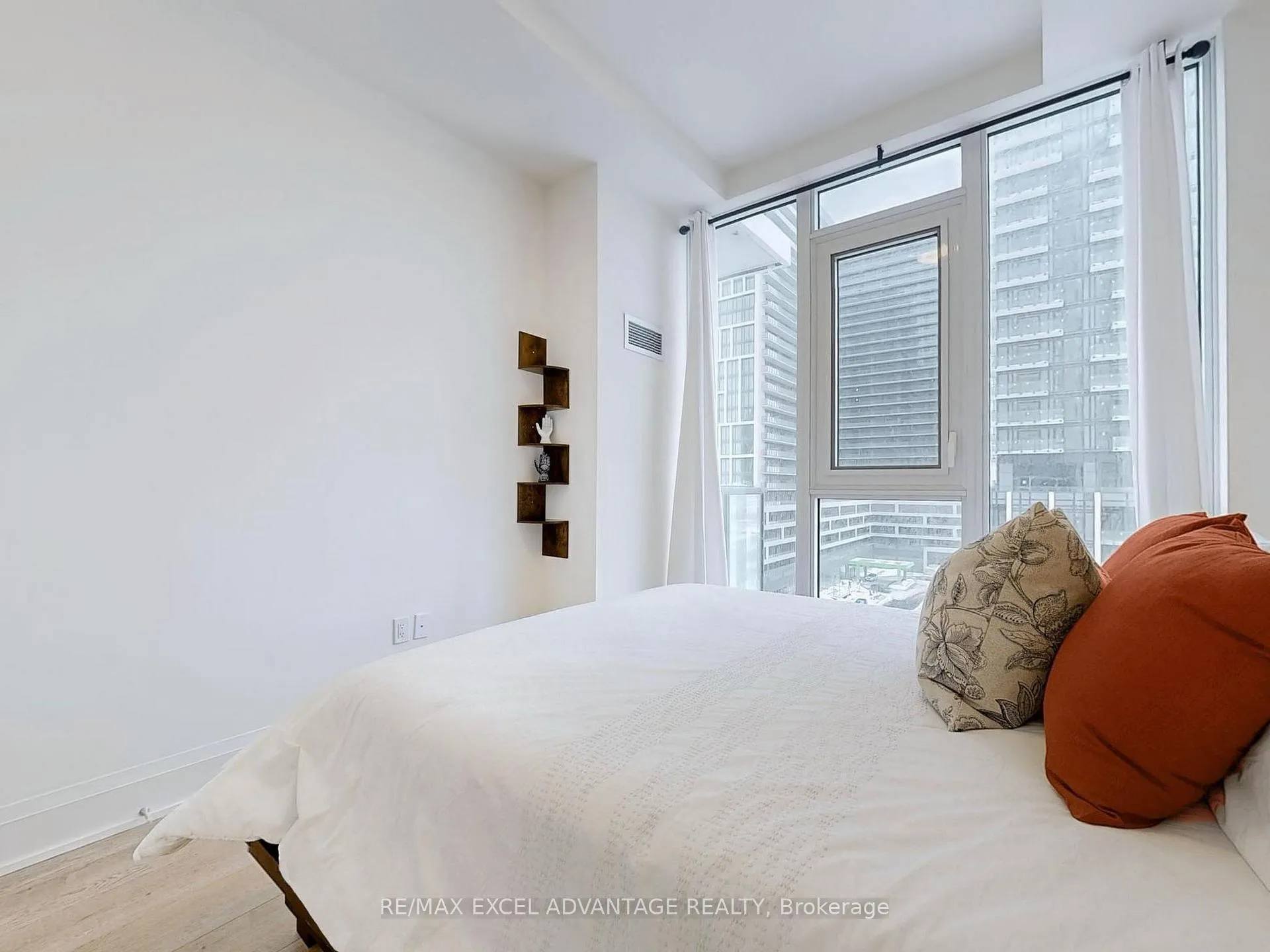Photo 11 of Unit 710, 9000 Jane Street, Vaughan, Vellore Village — HOMEH