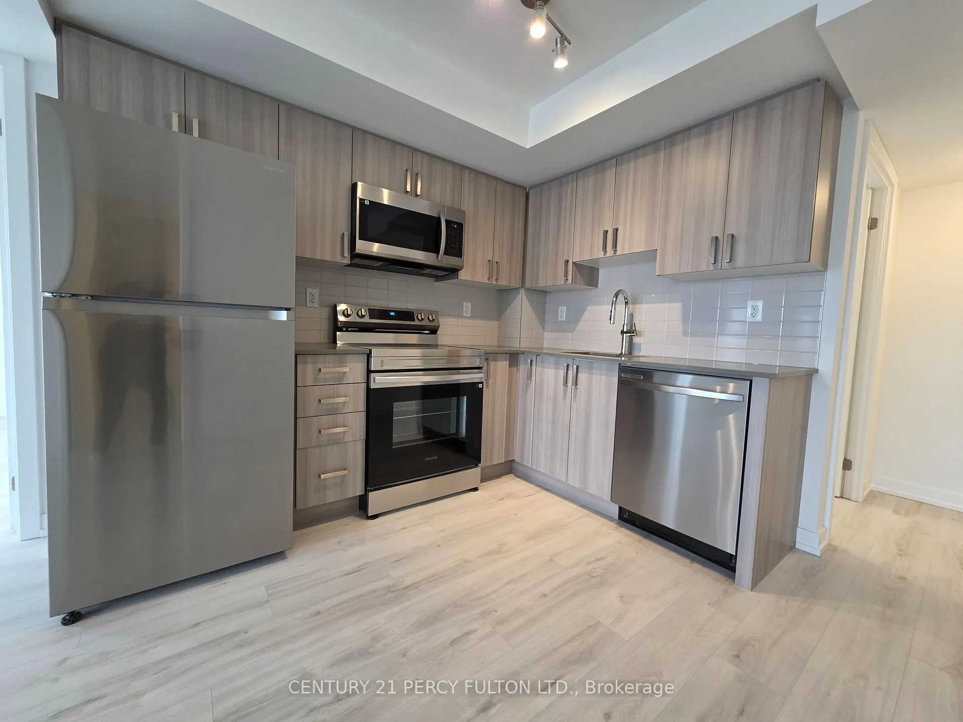 Photo 3 of Unit 1308, 1435 Celebration Drive, Pickering, Bay Ridges — HOMEH