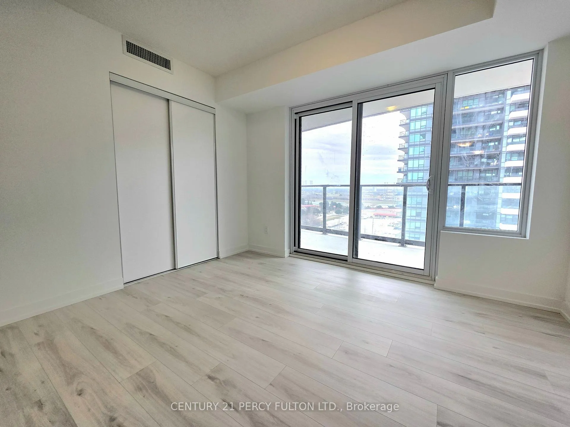 Photo 10 of Unit 1308, 1435 Celebration Drive, Pickering, Bay Ridges — HOMEH