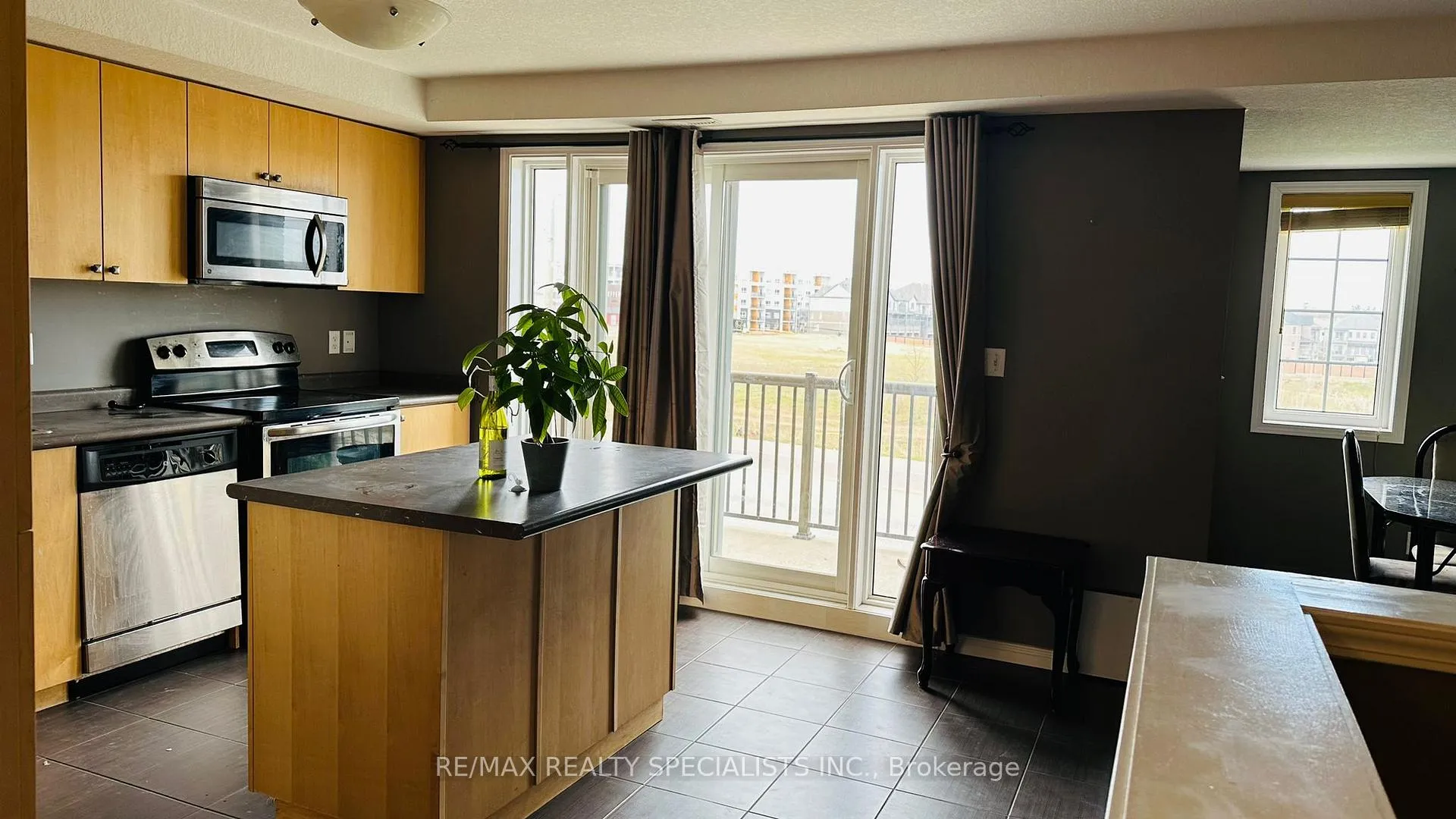 Photo 7 of 1662 Fischer Hallman Road, Kitchener — HOMEH