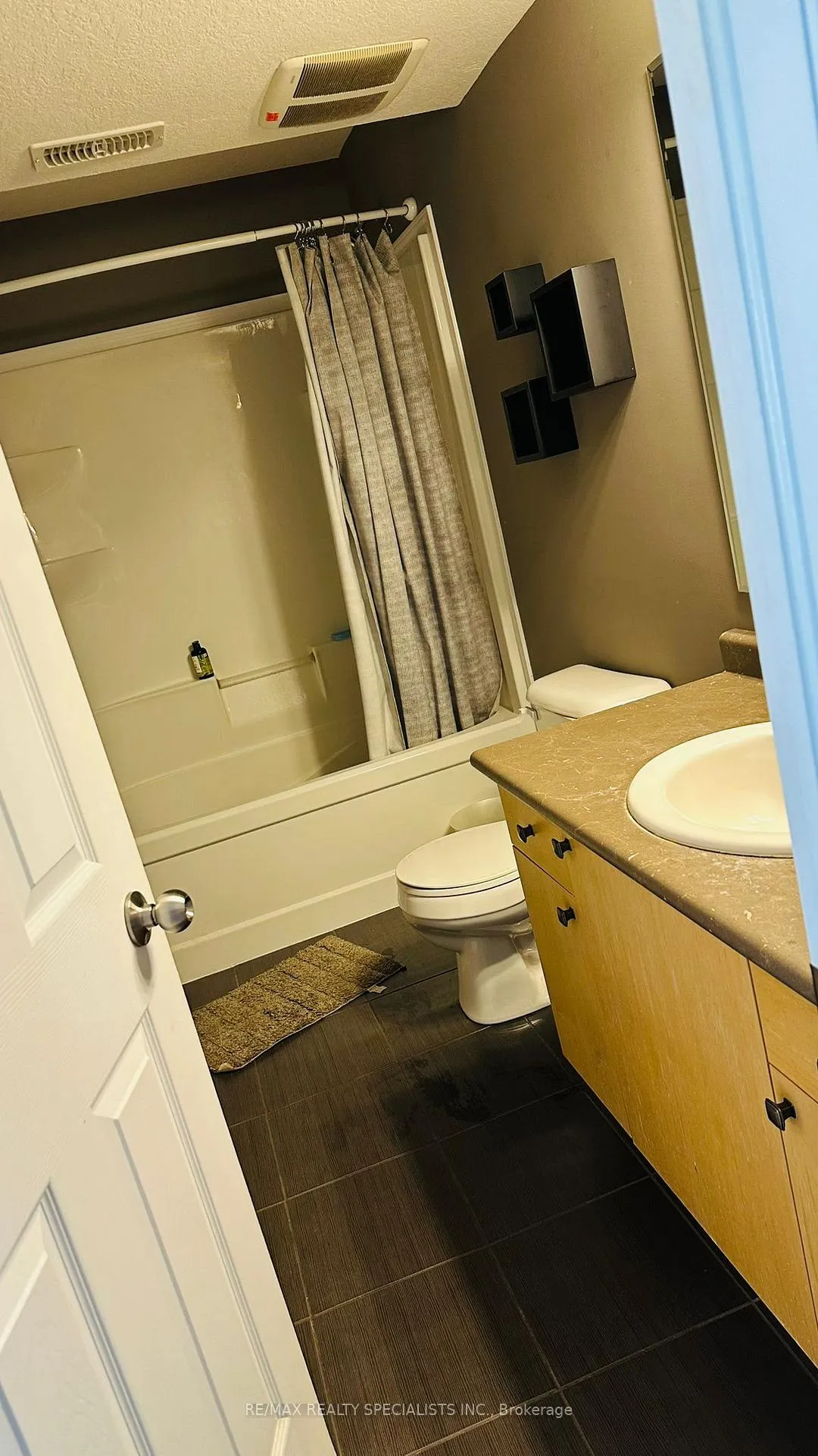 Photo 11 of 1662 Fischer Hallman Road, Kitchener — HOMEH