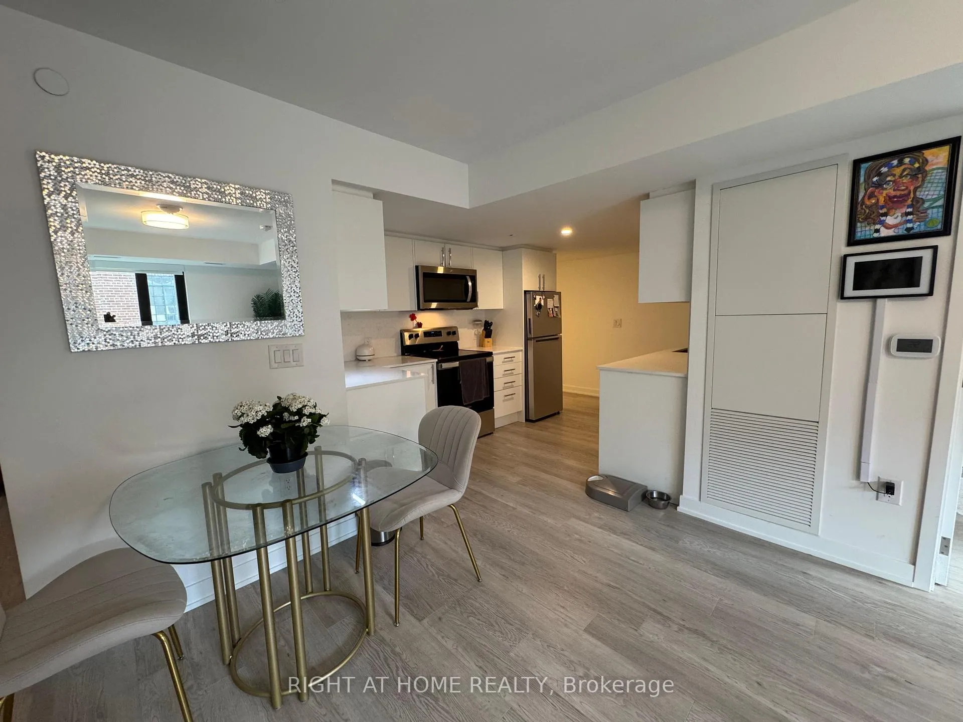 Photo 3 of Unit 320, 3 Starthgowan Avenue, Toronto, Lawrence Park South — HOMEH