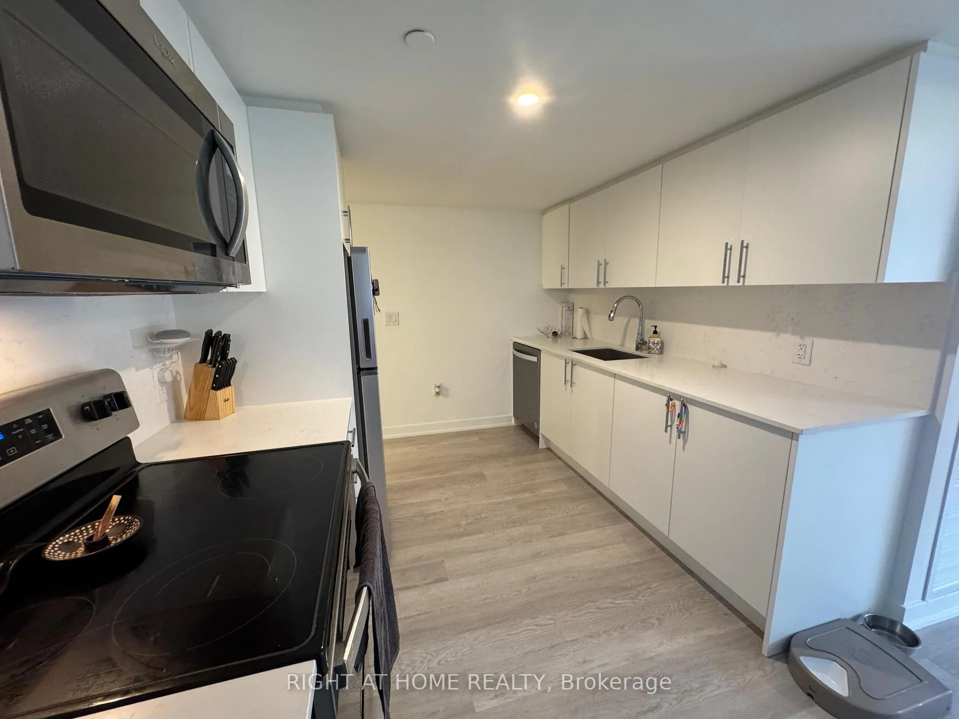 Photo 7 of Unit 320, 3 Starthgowan Avenue, Toronto, Lawrence Park South — HOMEH
