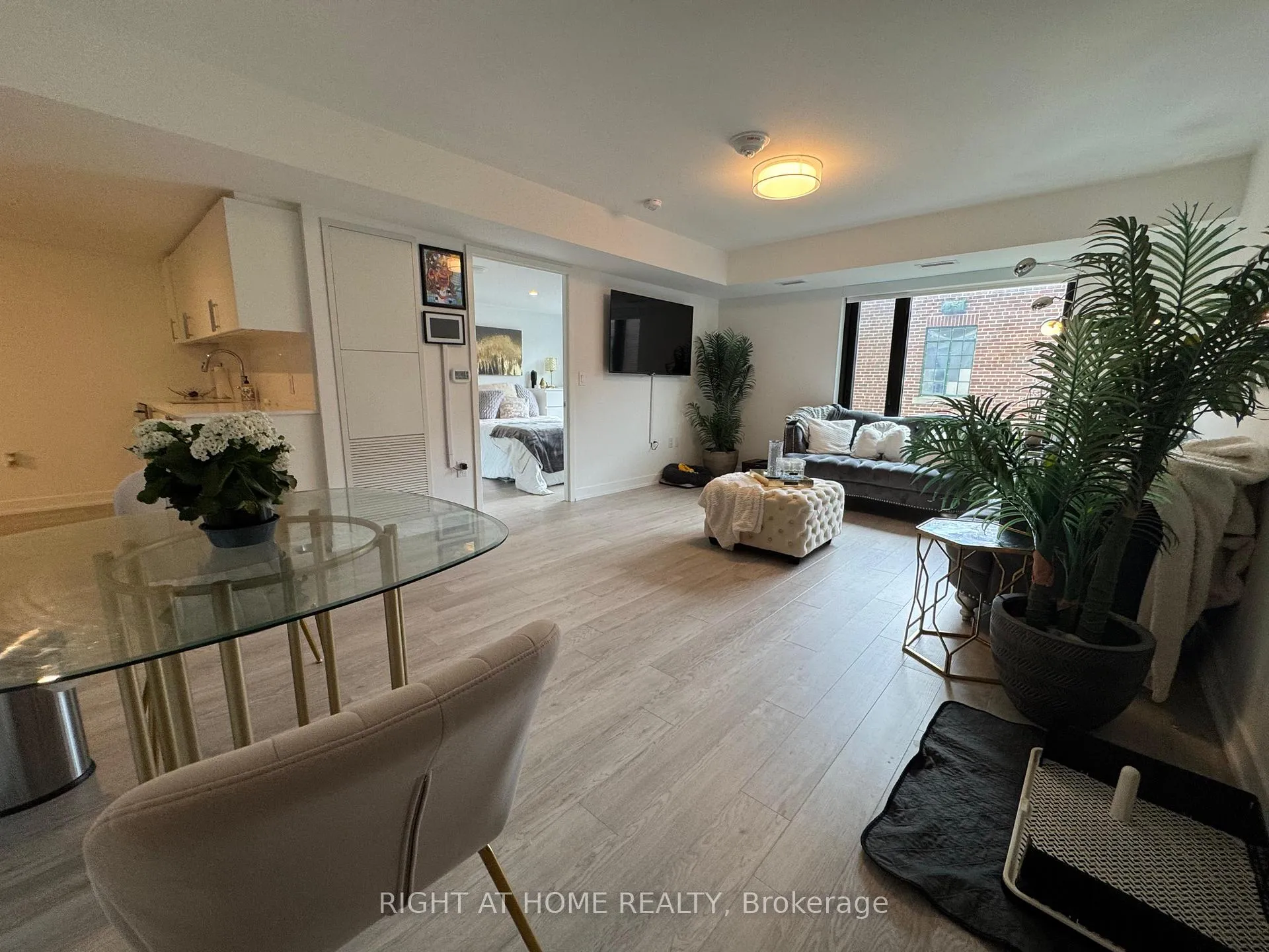 Photo 8 of Unit 320, 3 Starthgowan Avenue, Toronto, Lawrence Park South — HOMEH