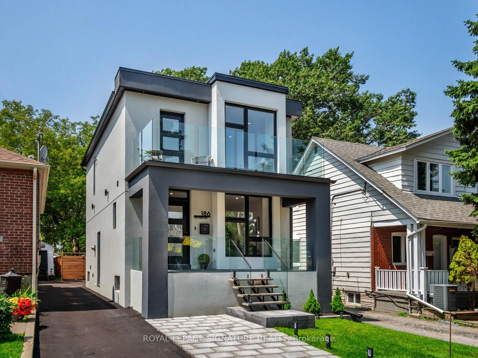 Front of Unit Upper, 186 Oak Park Avenue