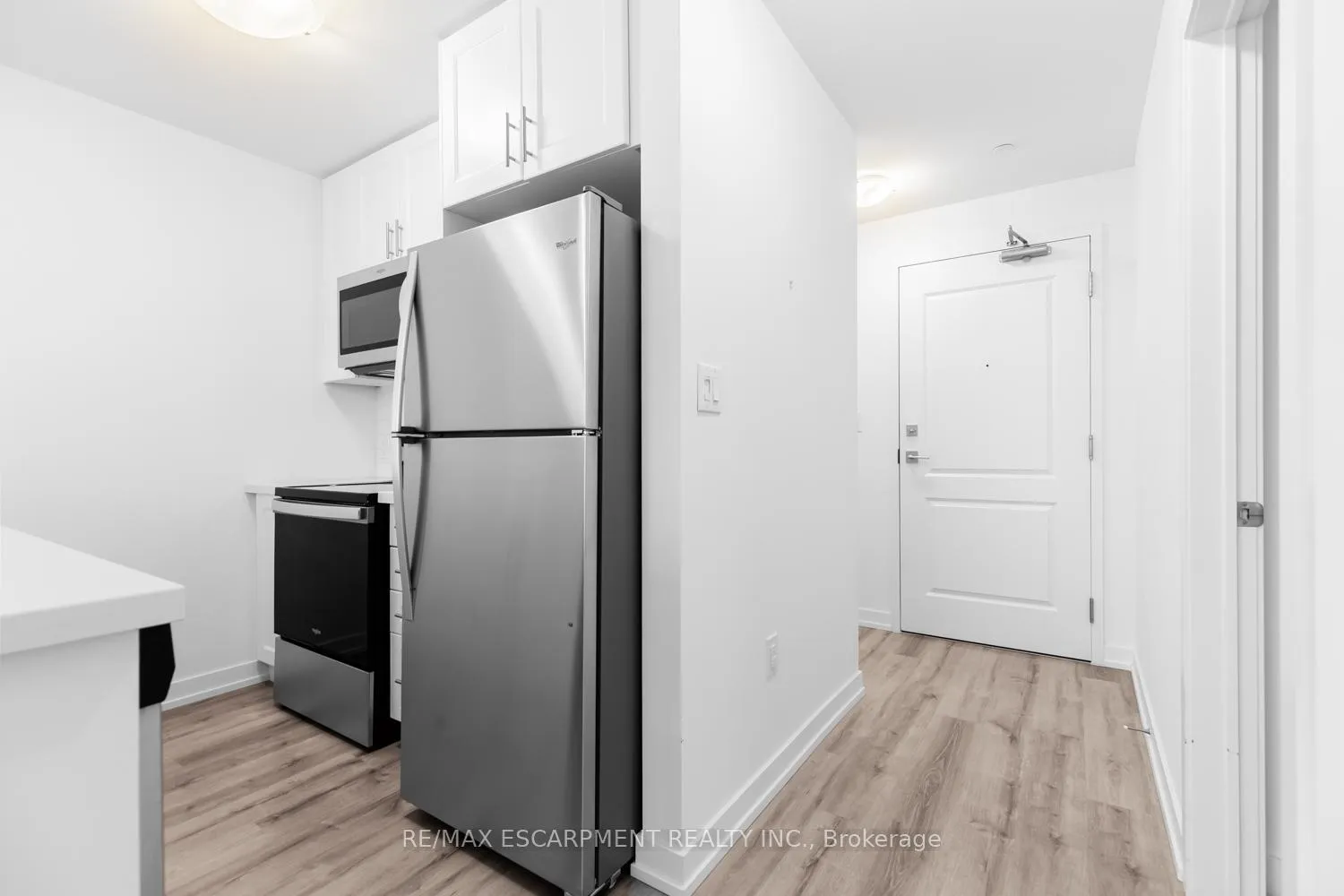 Photo 4 of Unit 407, 450 Dundas Street, Hamilton, Waterdown — HOMEH