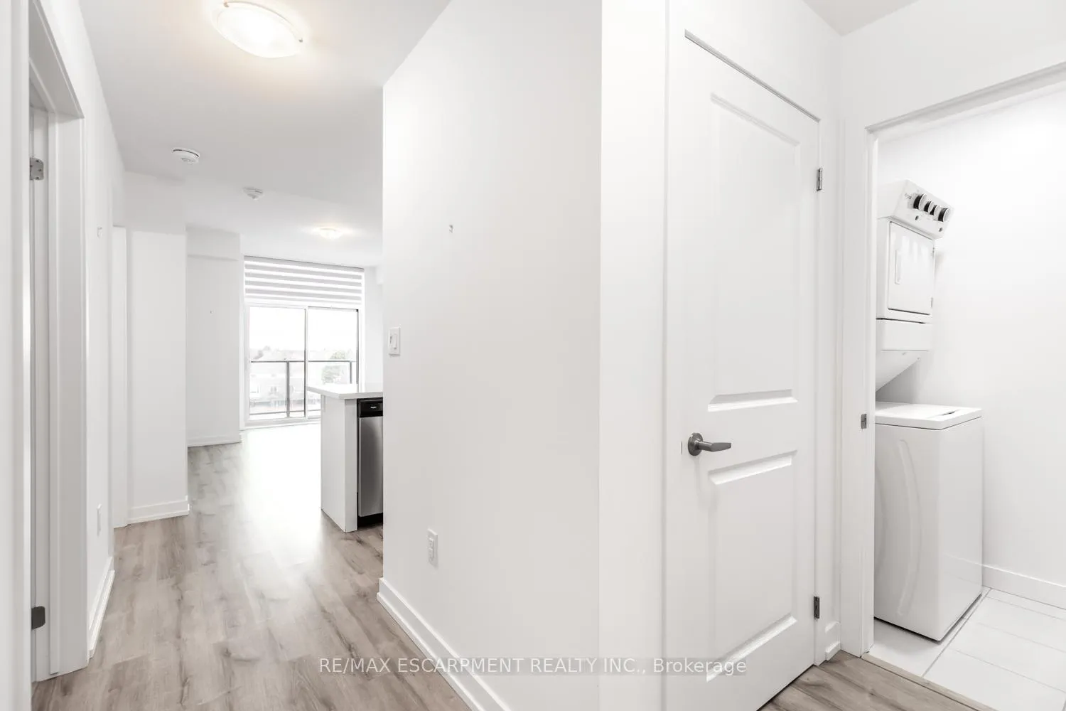 Photo 5 of Unit 407, 450 Dundas Street, Hamilton, Waterdown — HOMEH
