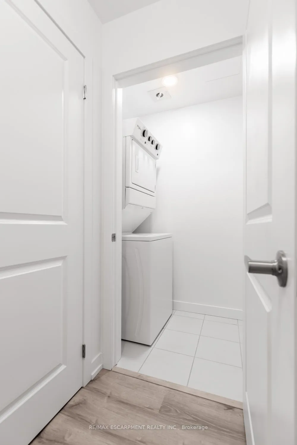 Photo 6 of Unit 407, 450 Dundas Street, Hamilton, Waterdown — HOMEH