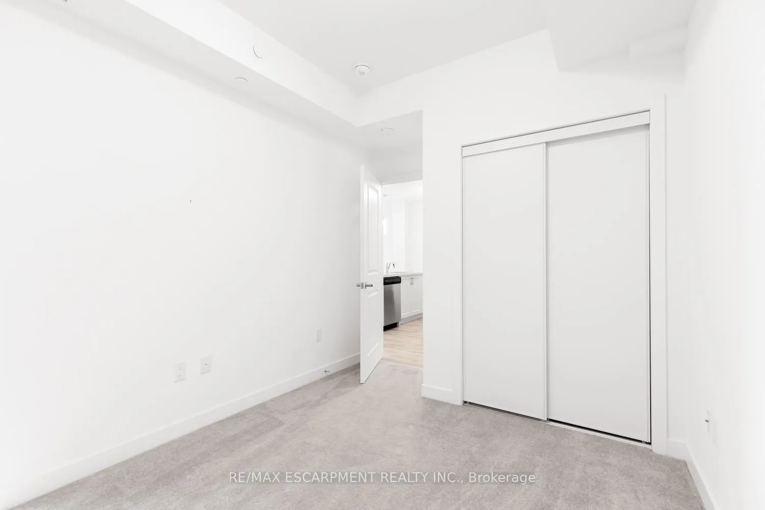 Photo 7 of Unit 407, 450 Dundas Street, Hamilton, Waterdown — HOMEH