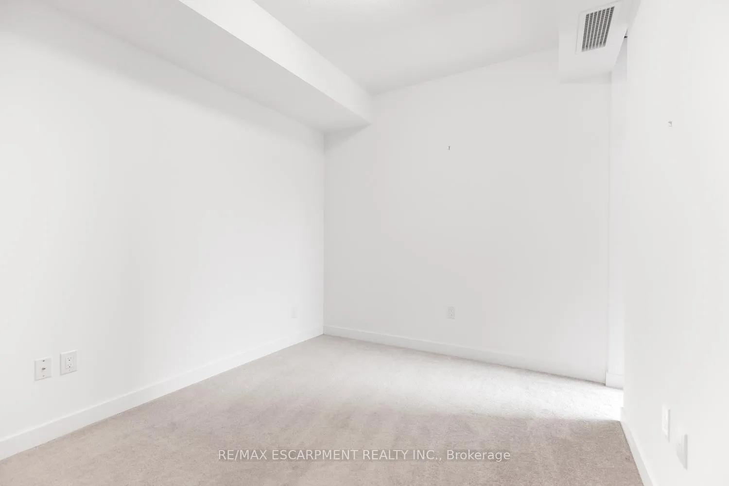 Photo 10 of Unit 407, 450 Dundas Street, Hamilton, Waterdown — HOMEH