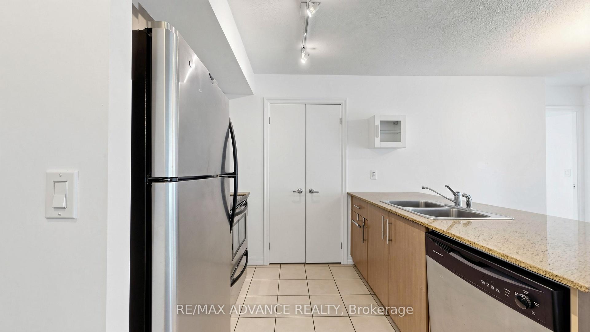 Photo 9 of Unit 1805, 12 Yonge Street, Toronto, Waterfront Communities — HOMEH