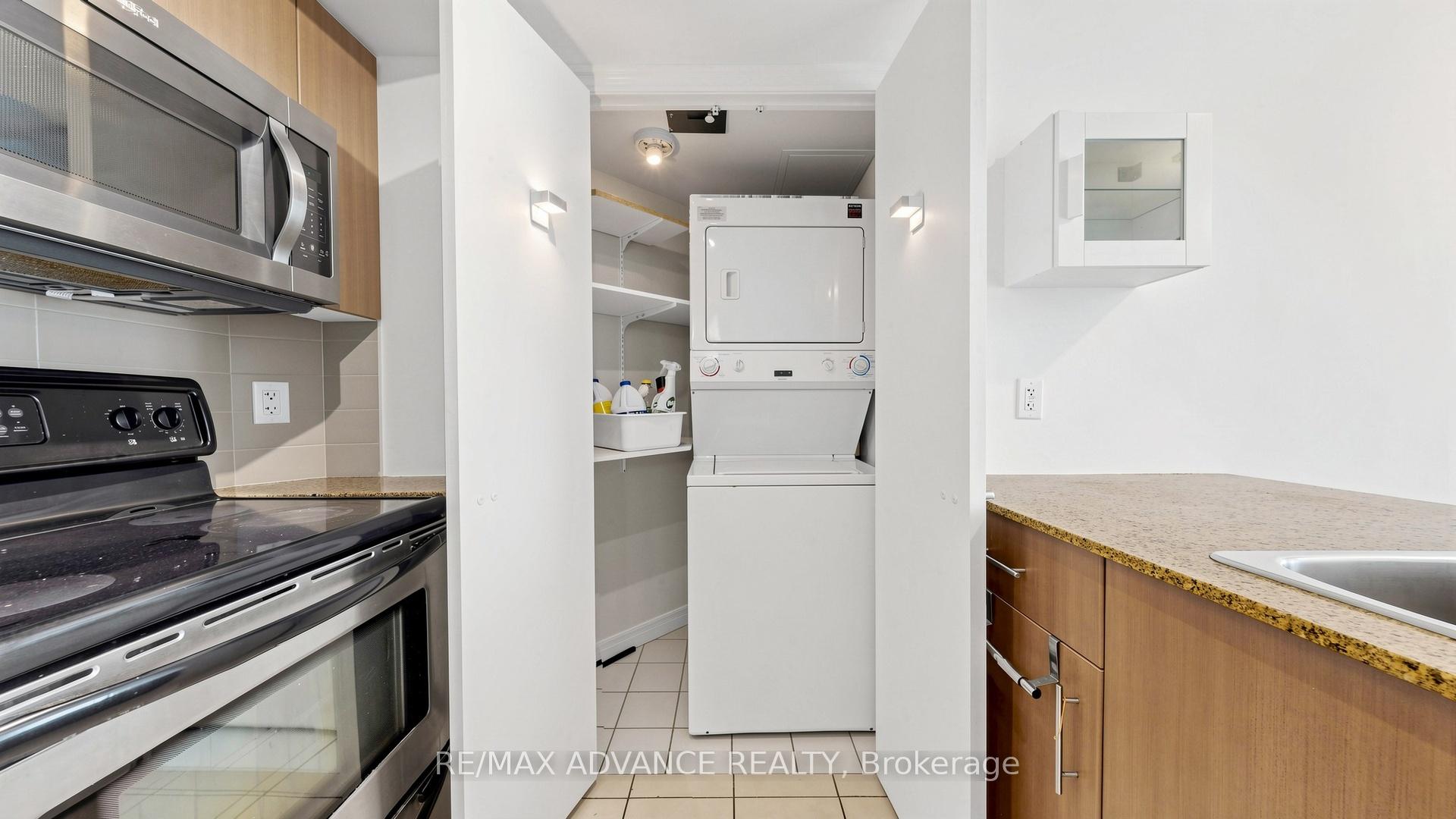 Photo 14 of Unit 1805, 12 Yonge Street, Toronto, Waterfront Communities — HOMEH
