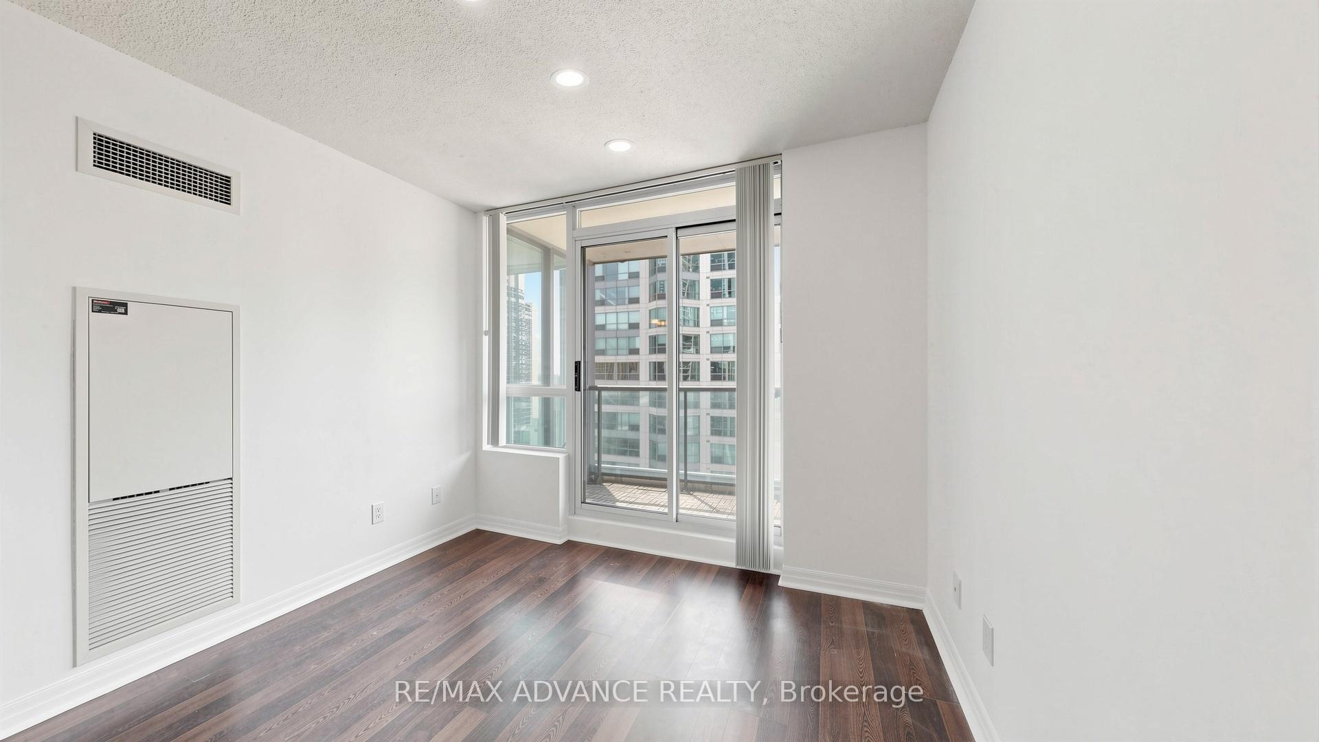 Photo 19 of Unit 1805, 12 Yonge Street, Toronto, Waterfront Communities — HOMEH