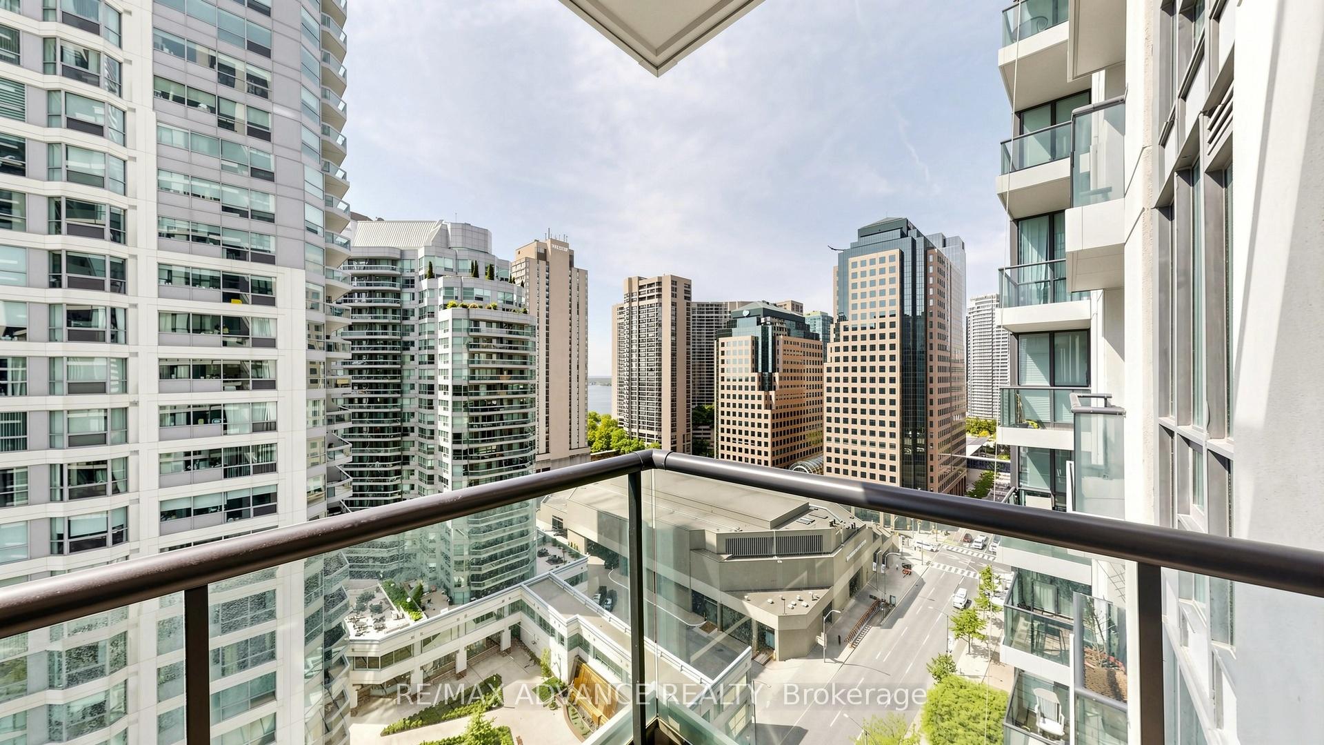 Photo 32 of Unit 1805, 12 Yonge Street, Toronto, Waterfront Communities — HOMEH