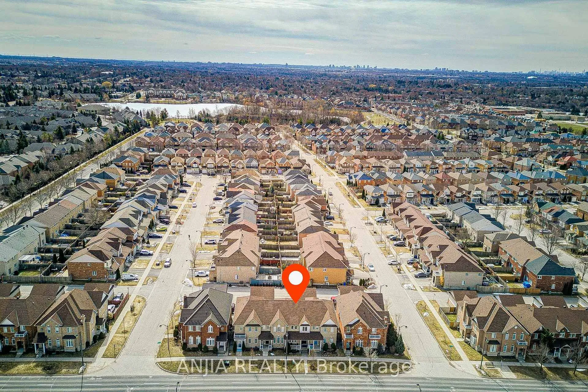 Photo 4 of 2033 Bur Oak Avenue, Markham, Greensborough — HOMEH