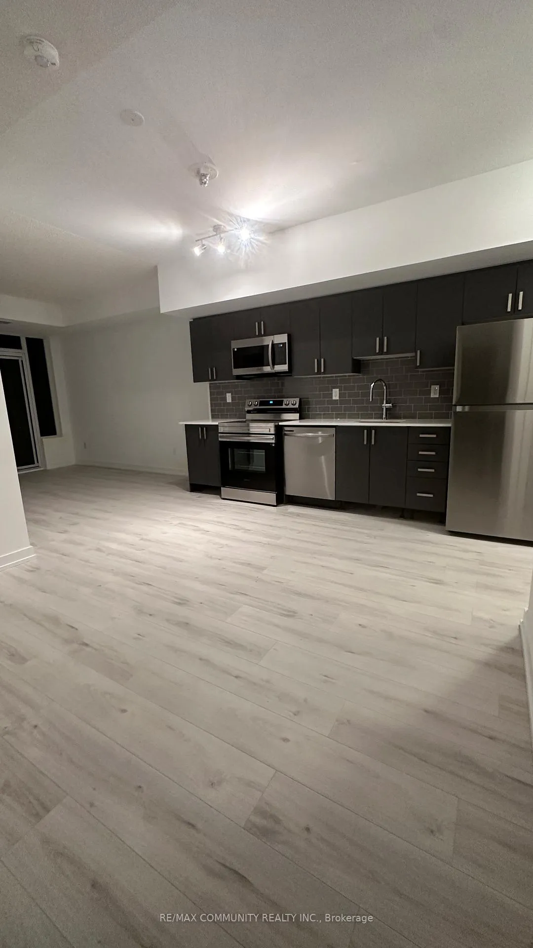 Photo 5 of Unit 1704, 1435 Celebration Drive, Pickering, Bay Ridges — HOMEH
