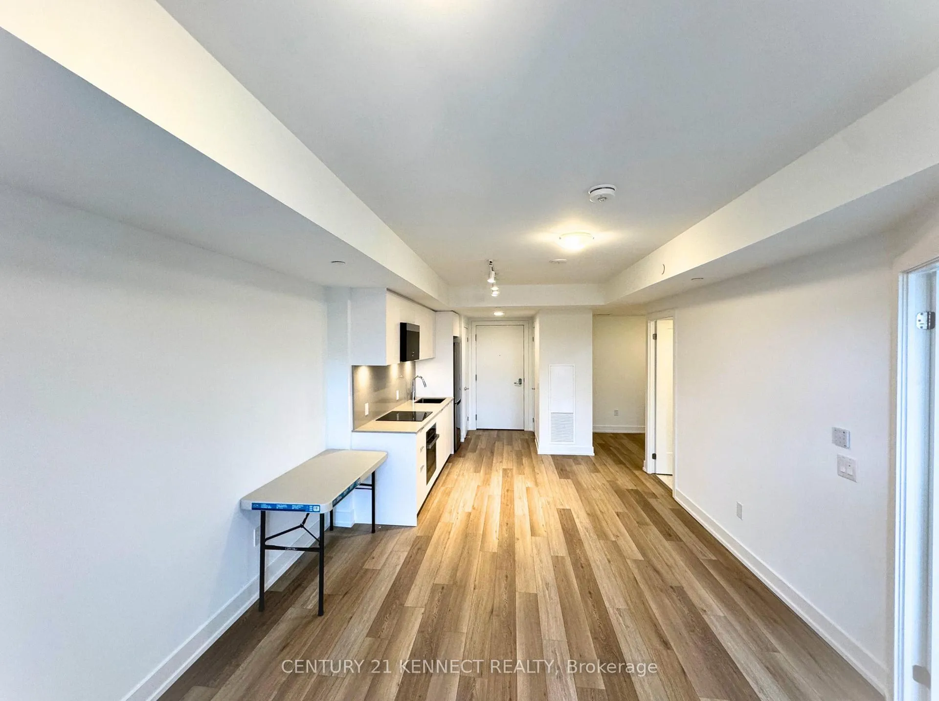 Photo 2 of Unit 512, 8 Cedarland Drive, Markham, Unionville — HOMEH
