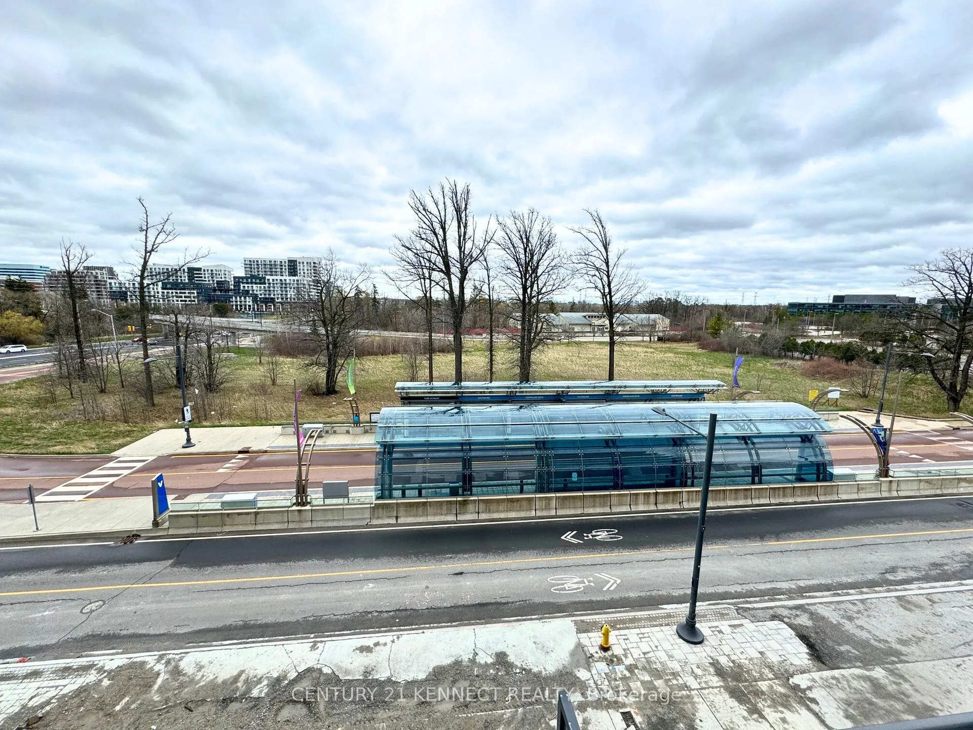 Photo 3 of Unit 512, 8 Cedarland Drive, Markham, Unionville — HOMEH