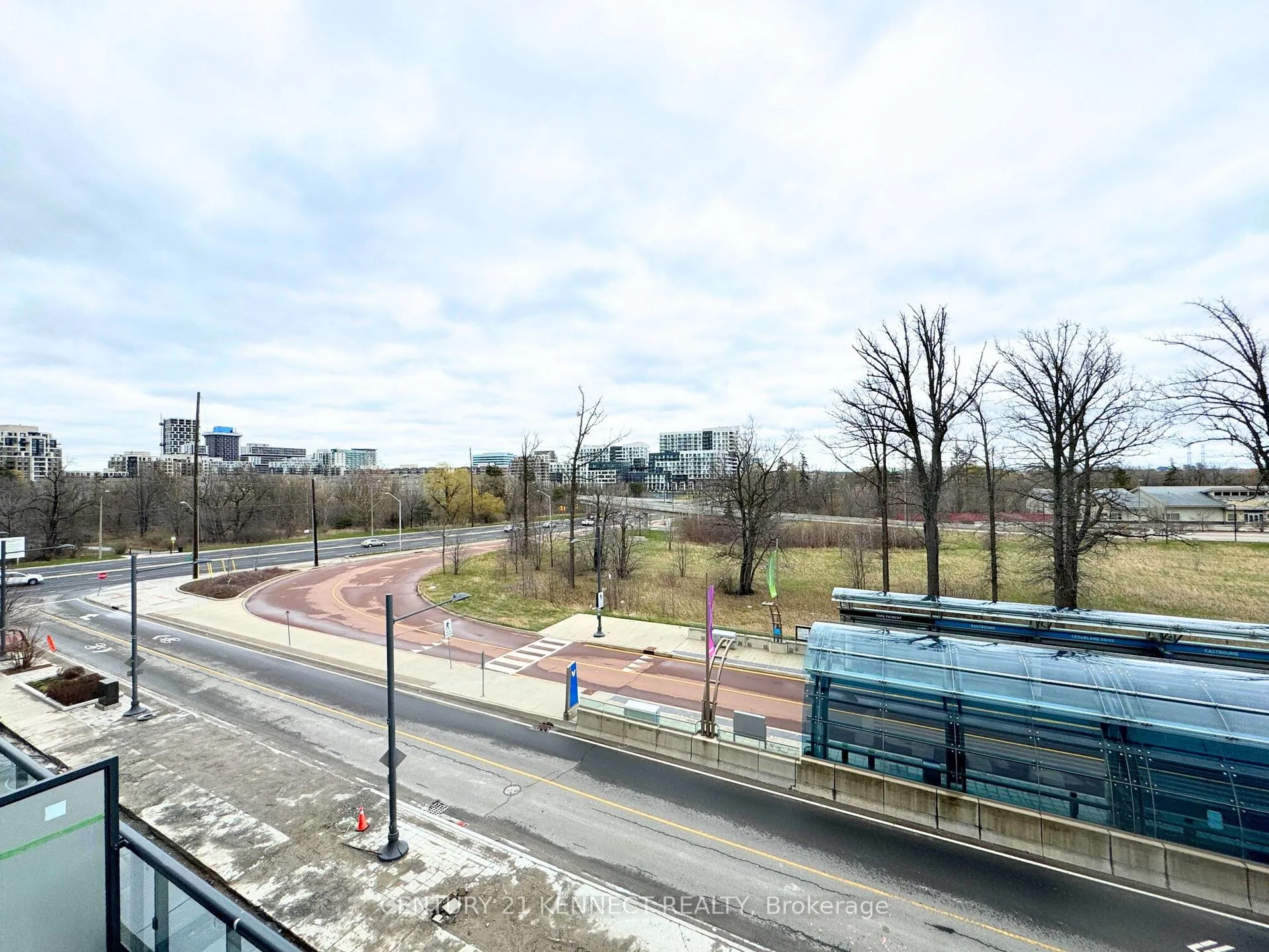 Photo 4 of Unit 512, 8 Cedarland Drive, Markham, Unionville — HOMEH