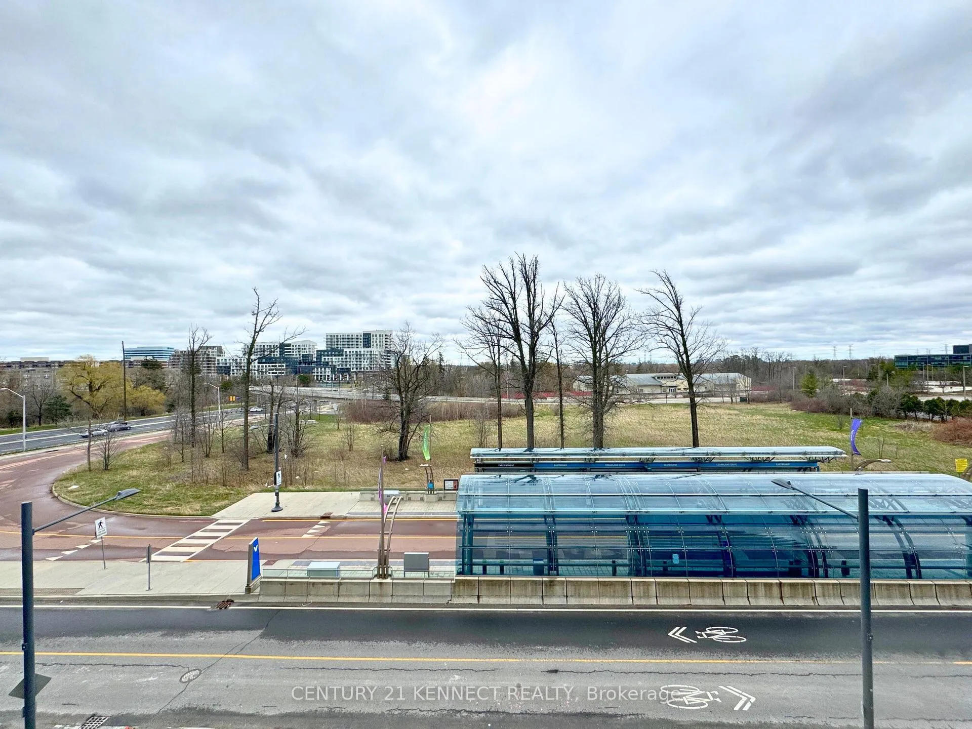 Photo 5 of Unit 512, 8 Cedarland Drive, Markham, Unionville — HOMEH