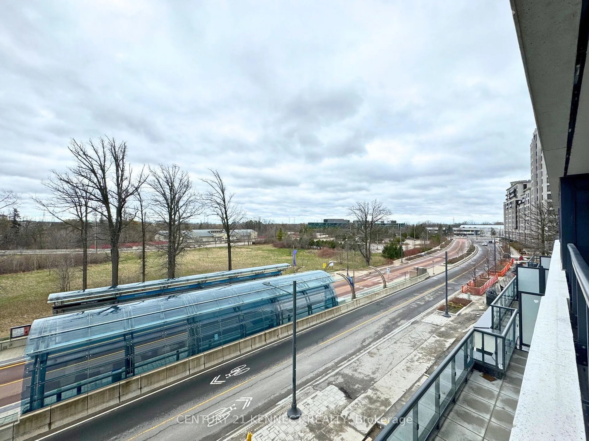 Photo 6 of Unit 512, 8 Cedarland Drive, Markham, Unionville — HOMEH
