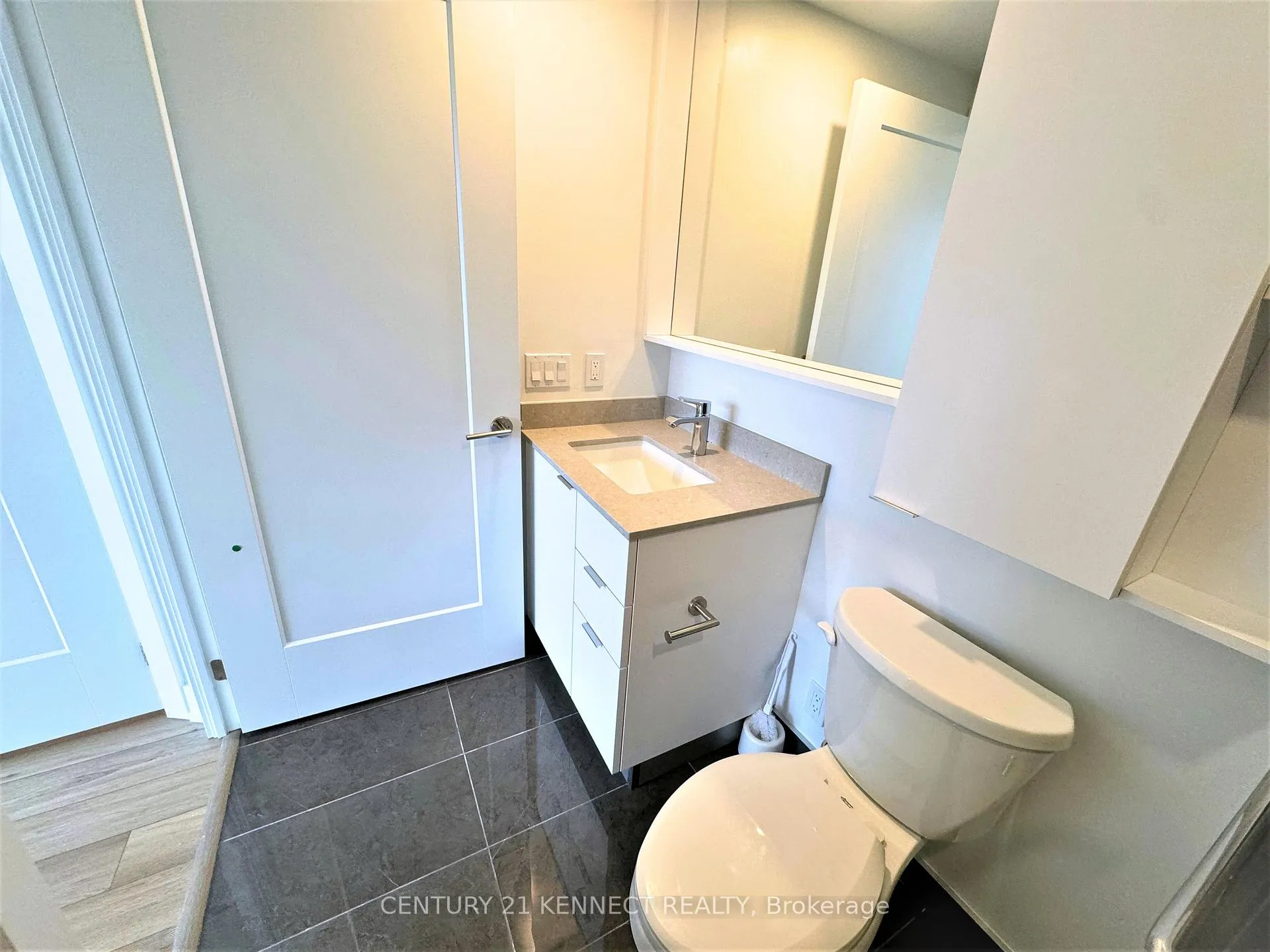 Photo 8 of Unit 512, 8 Cedarland Drive, Markham, Unionville — HOMEH