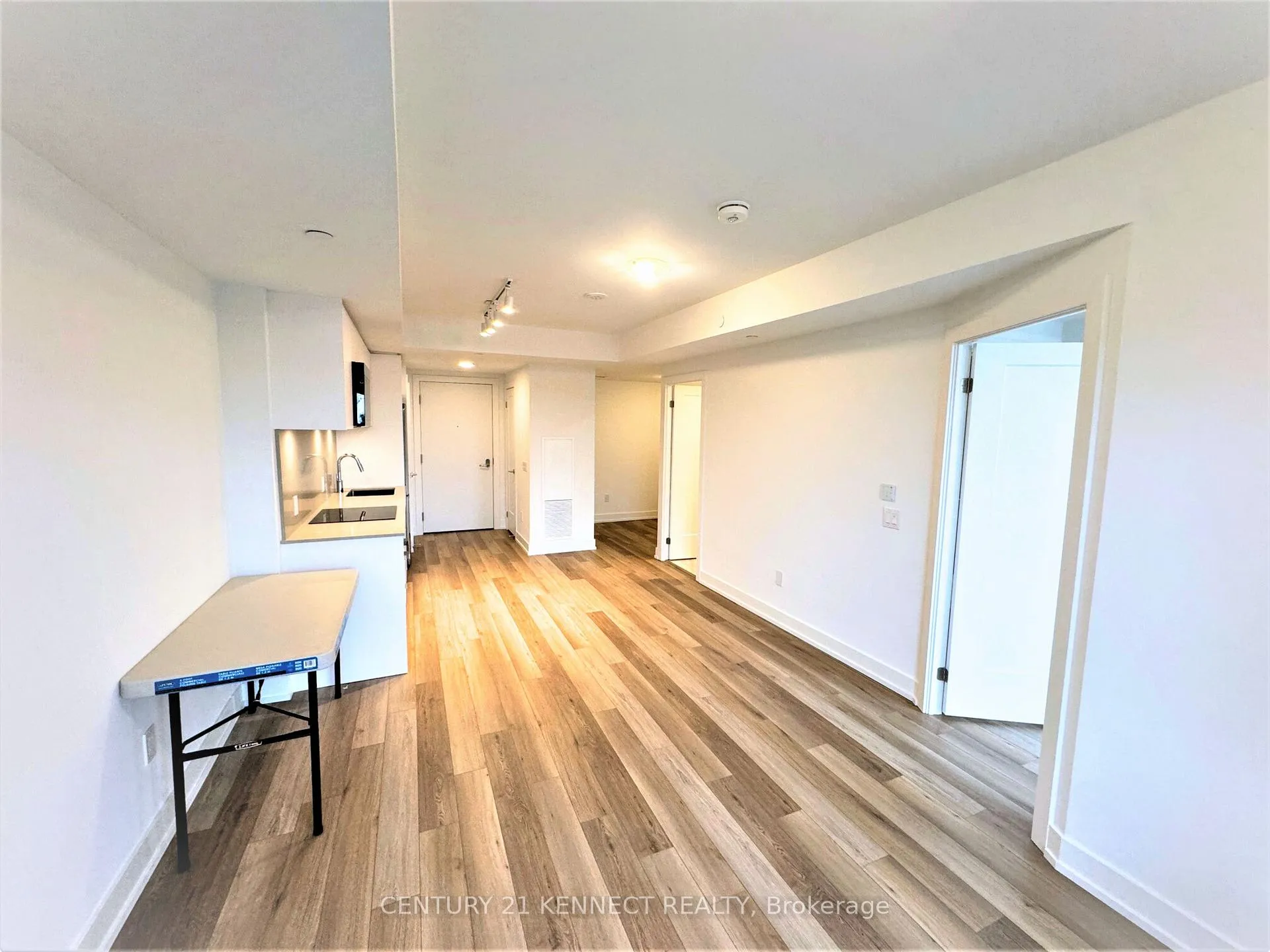 Photo 11 of Unit 512, 8 Cedarland Drive, Markham, Unionville — HOMEH