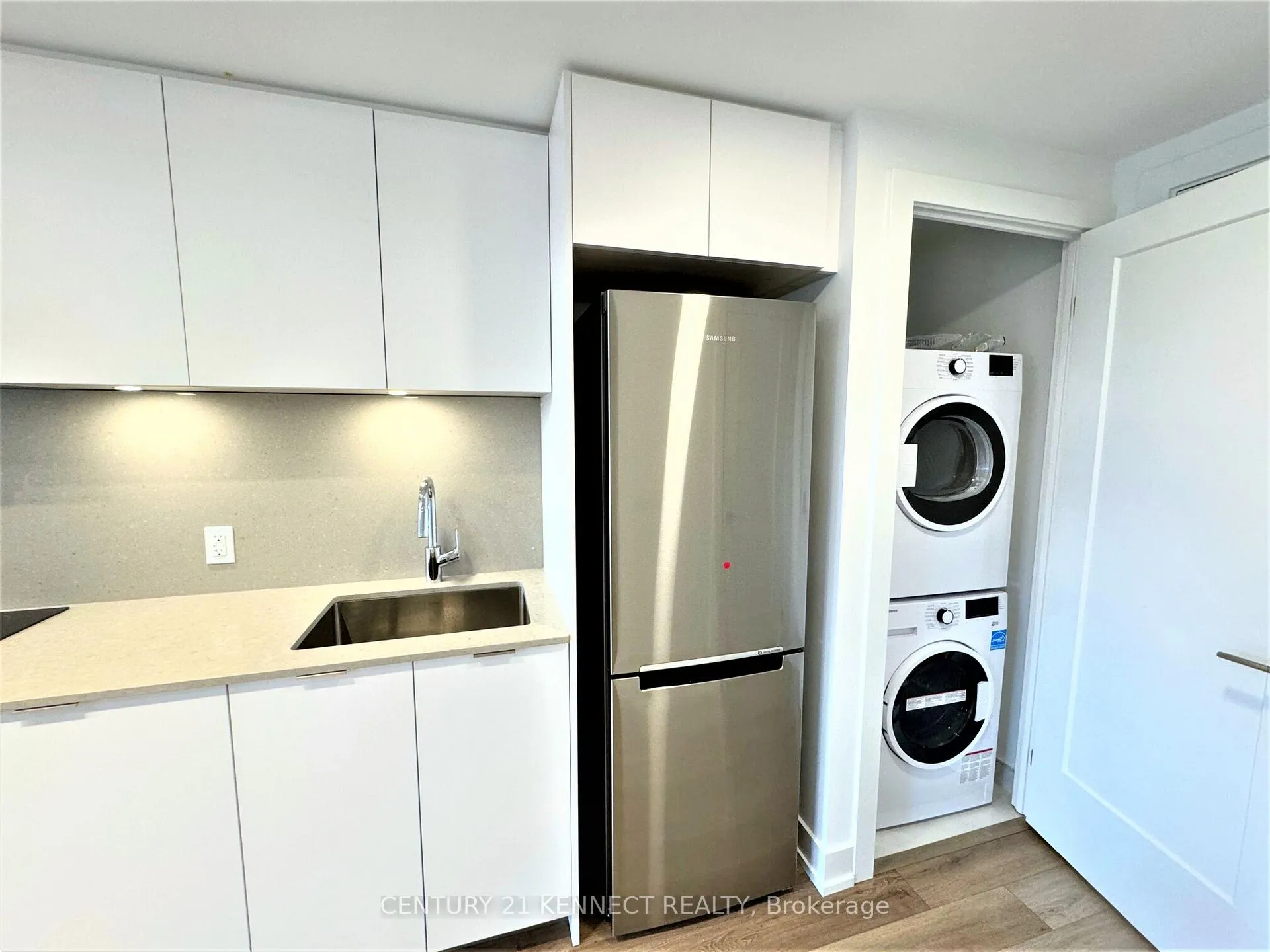 Photo 14 of Unit 512, 8 Cedarland Drive, Markham, Unionville — HOMEH