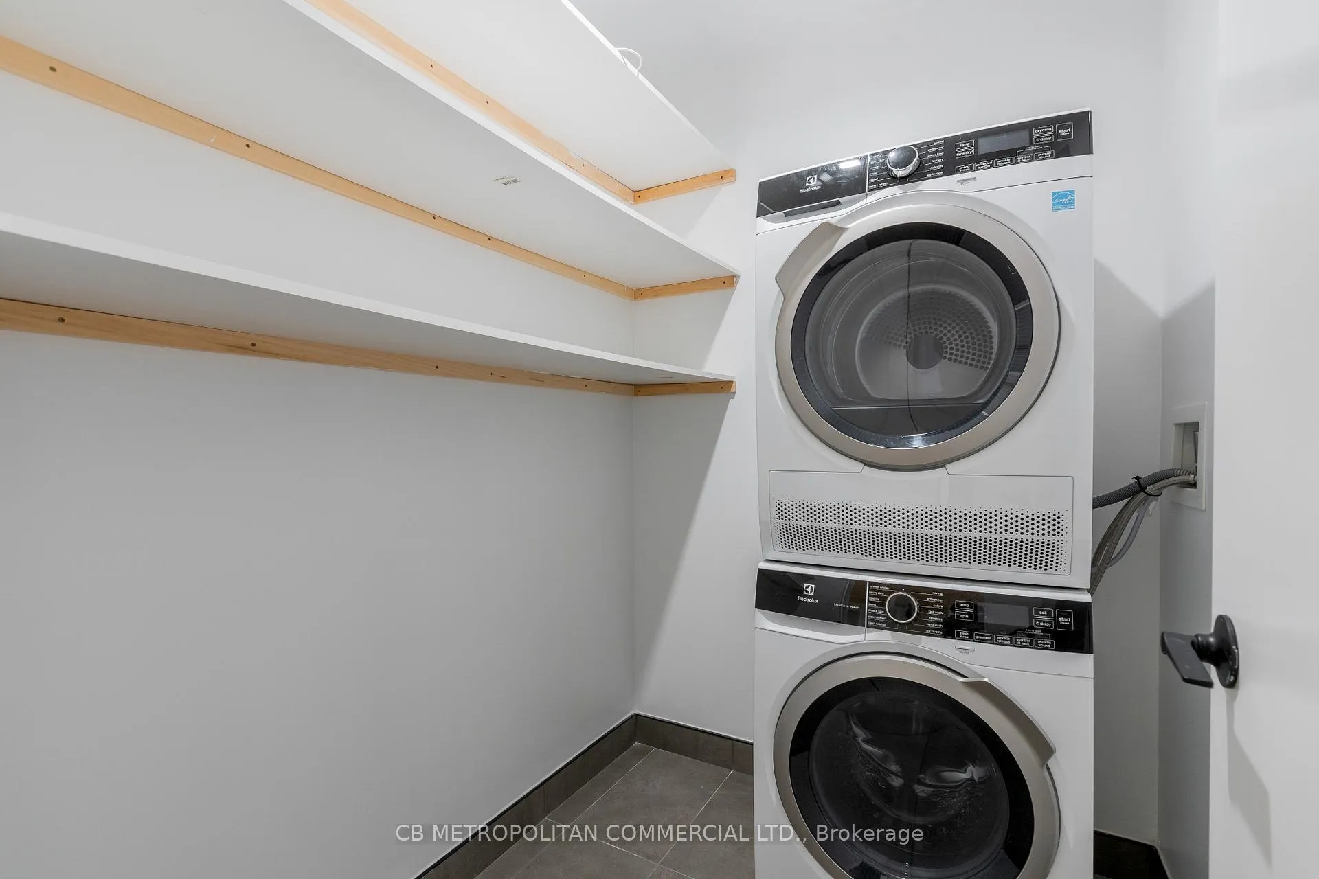 Photo 11 of Unit 502, 1598 Queen Street E, Toronto, Greenwood-Coxwell — HOMEH