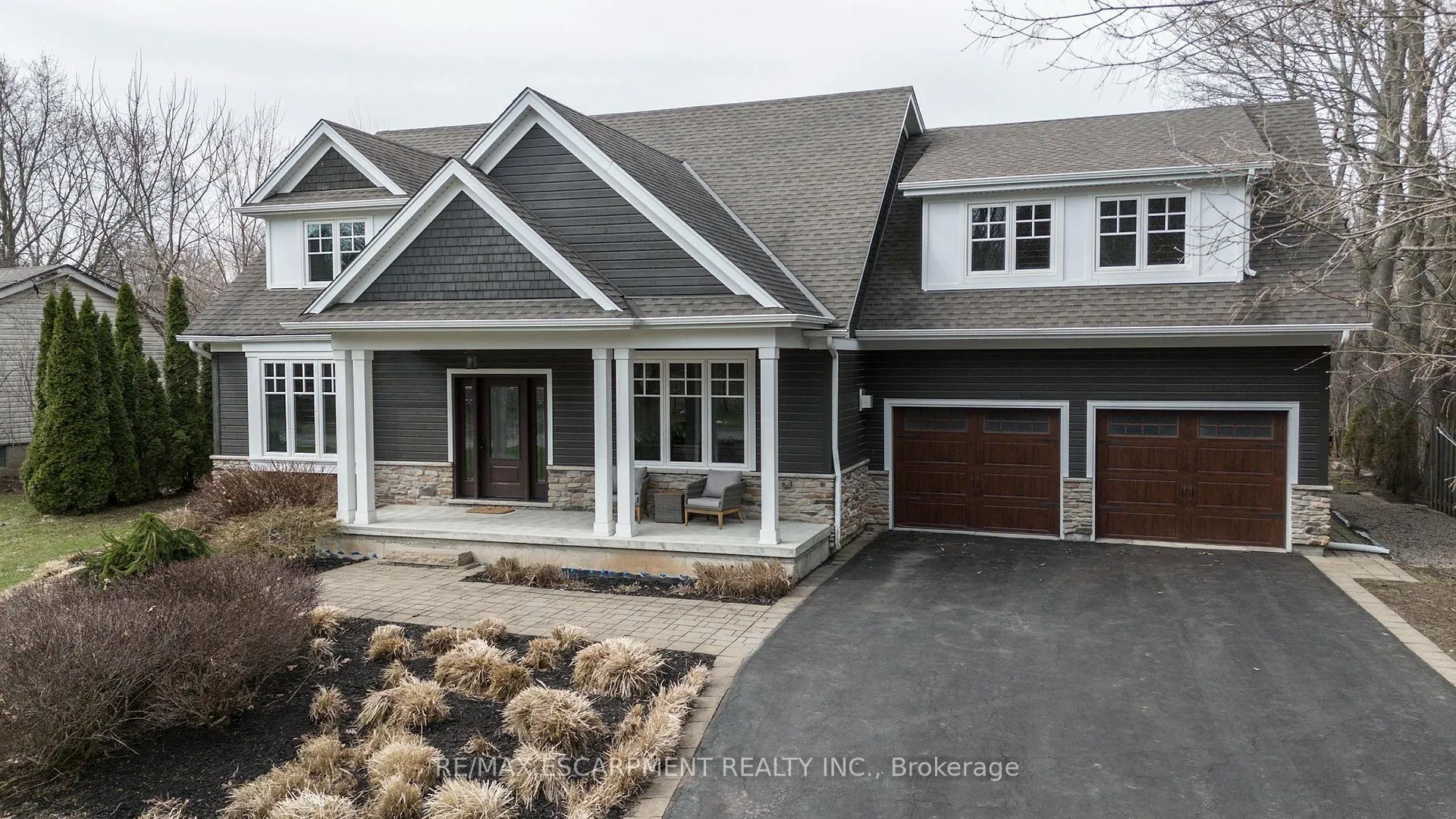 Photo 4 of 400 Hamilton Drive, Hamilton, Ancaster — HOMEH