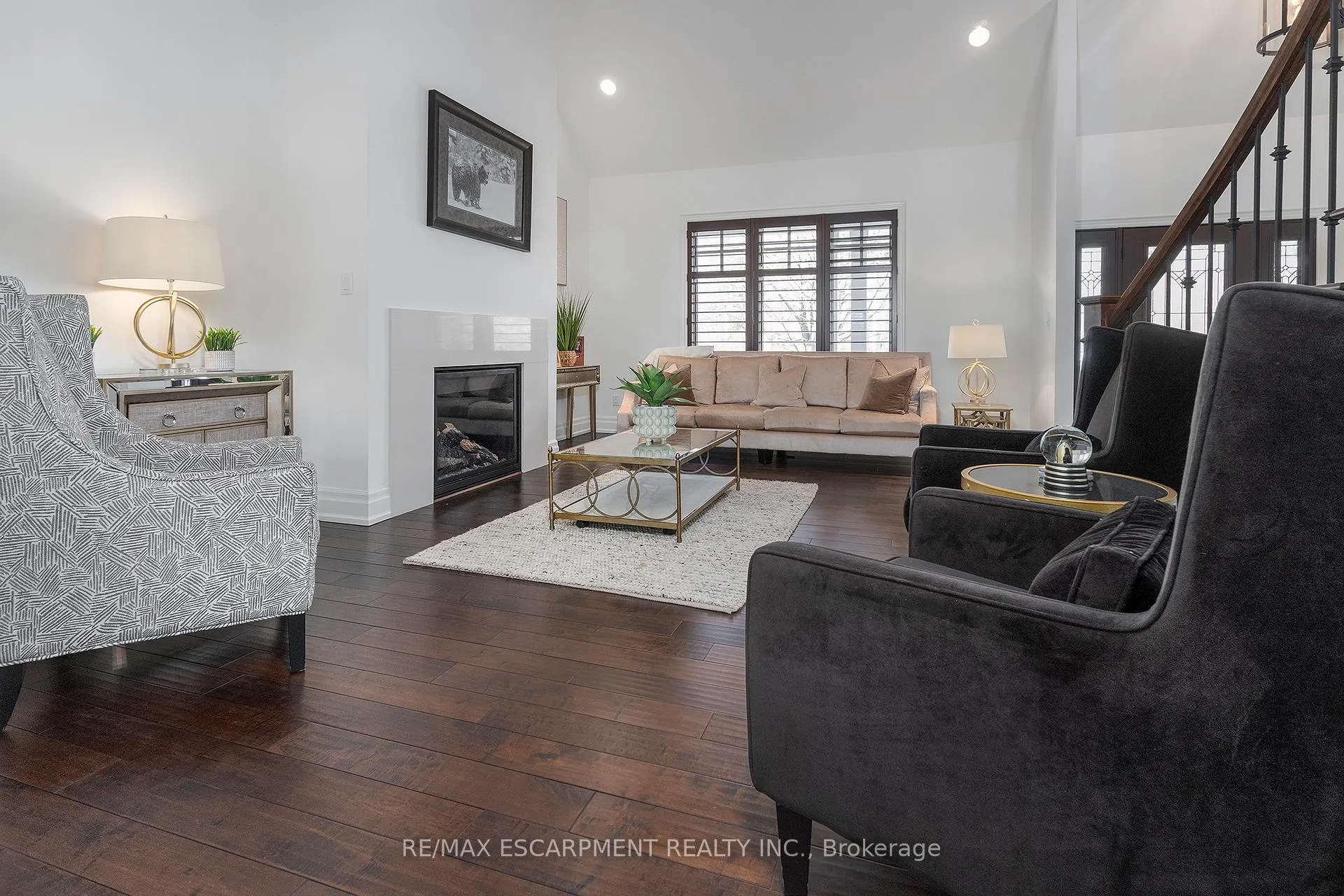 Photo 7 of 400 Hamilton Drive, Hamilton, Ancaster — HOMEH