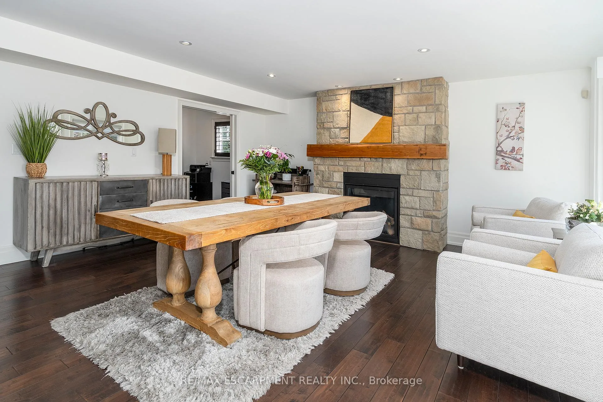 Photo 9 of 400 Hamilton Drive, Hamilton, Ancaster — HOMEH