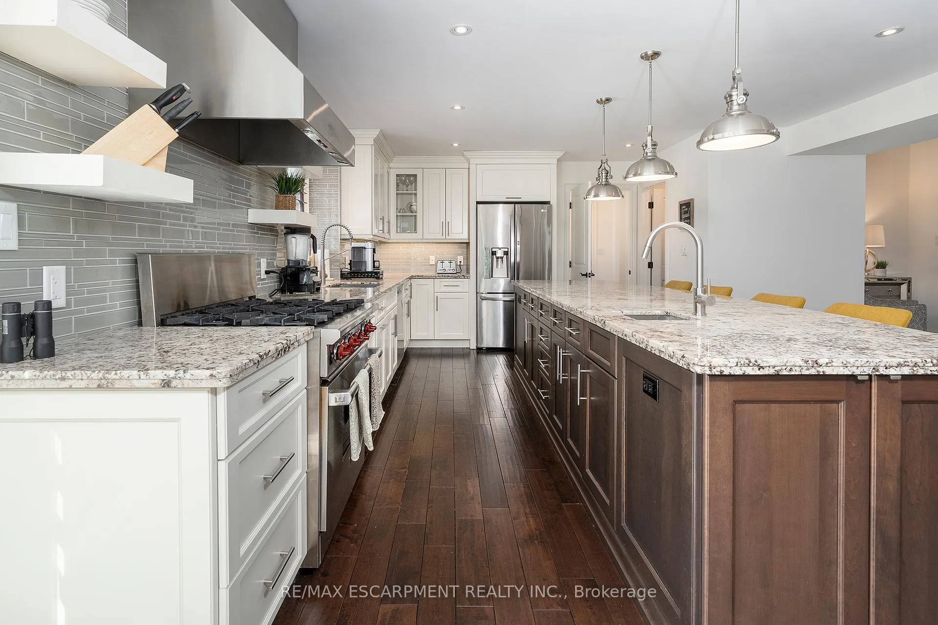 Photo 11 of 400 Hamilton Drive, Hamilton, Ancaster — HOMEH