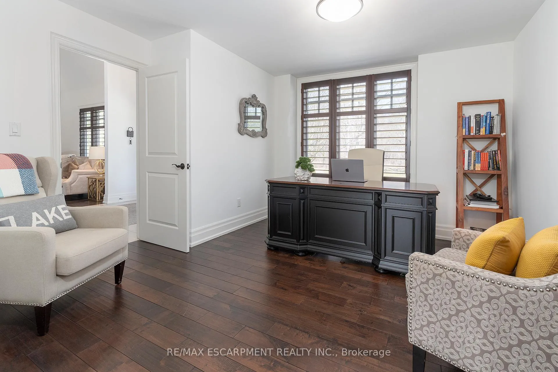 Photo 12 of 400 Hamilton Drive, Hamilton, Ancaster — HOMEH