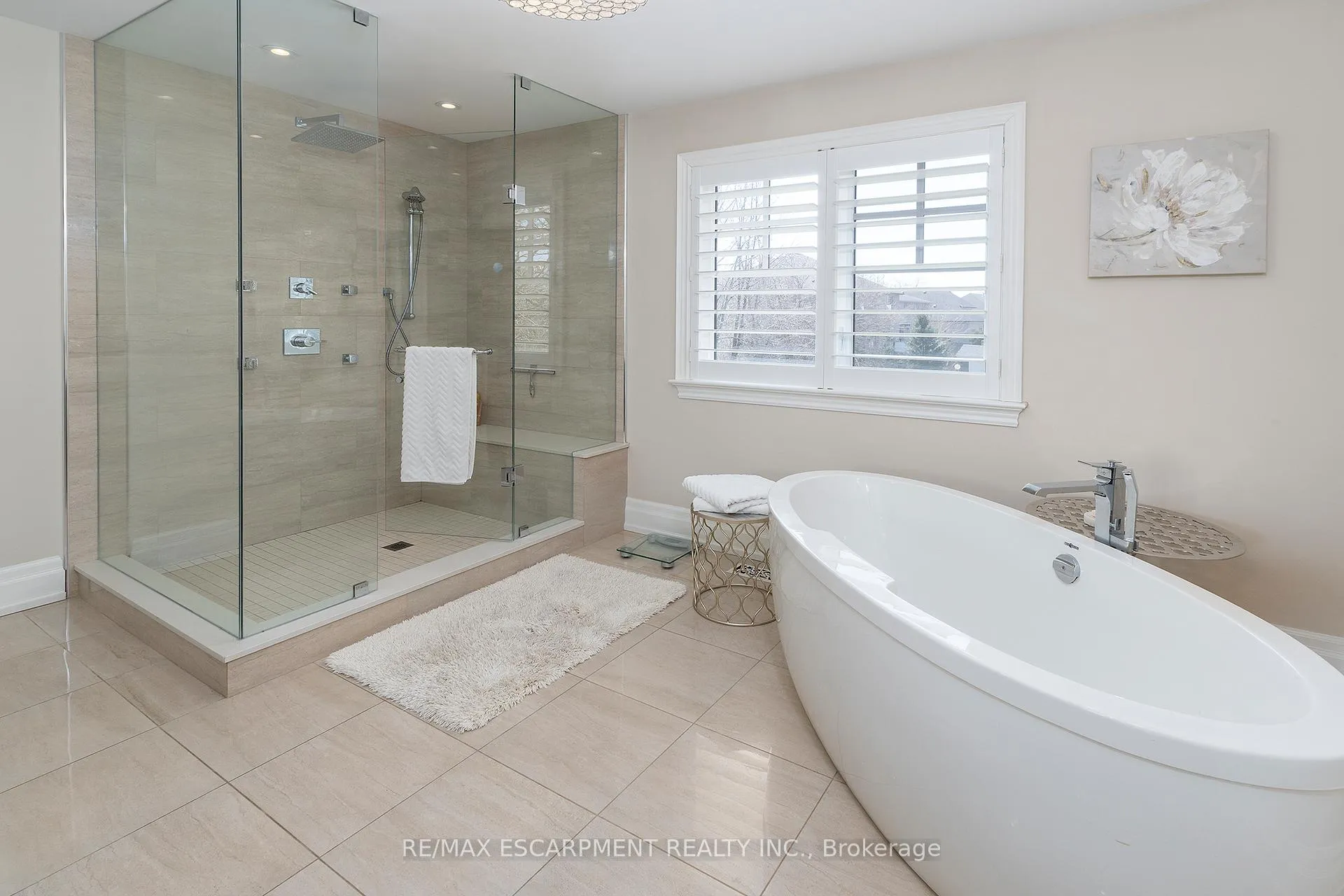 Photo 18 of 400 Hamilton Drive, Hamilton, Ancaster — HOMEH