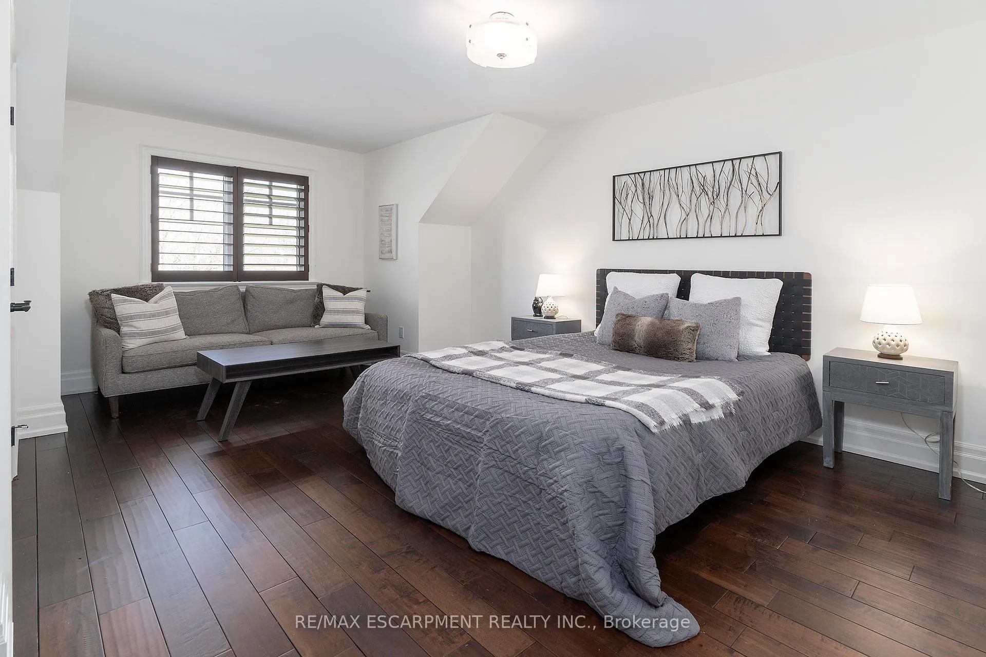 Photo 21 of 400 Hamilton Drive, Hamilton, Ancaster — HOMEH