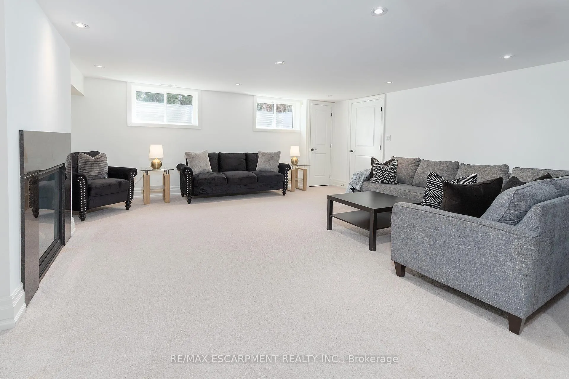 Photo 24 of 400 Hamilton Drive, Hamilton, Ancaster — HOMEH