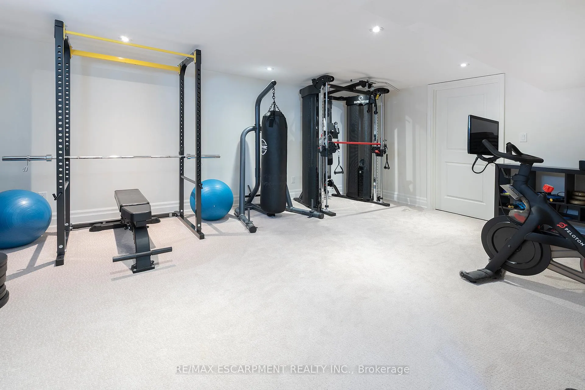 Photo 27 of 400 Hamilton Drive, Hamilton, Ancaster — HOMEH