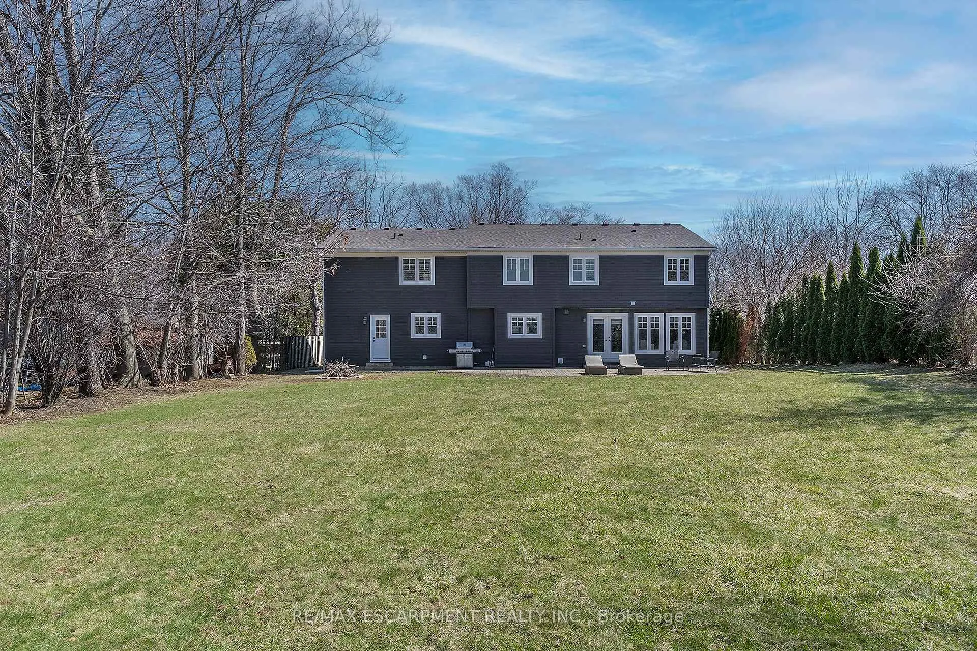 Photo 30 of 400 Hamilton Drive, Hamilton, Ancaster — HOMEH
