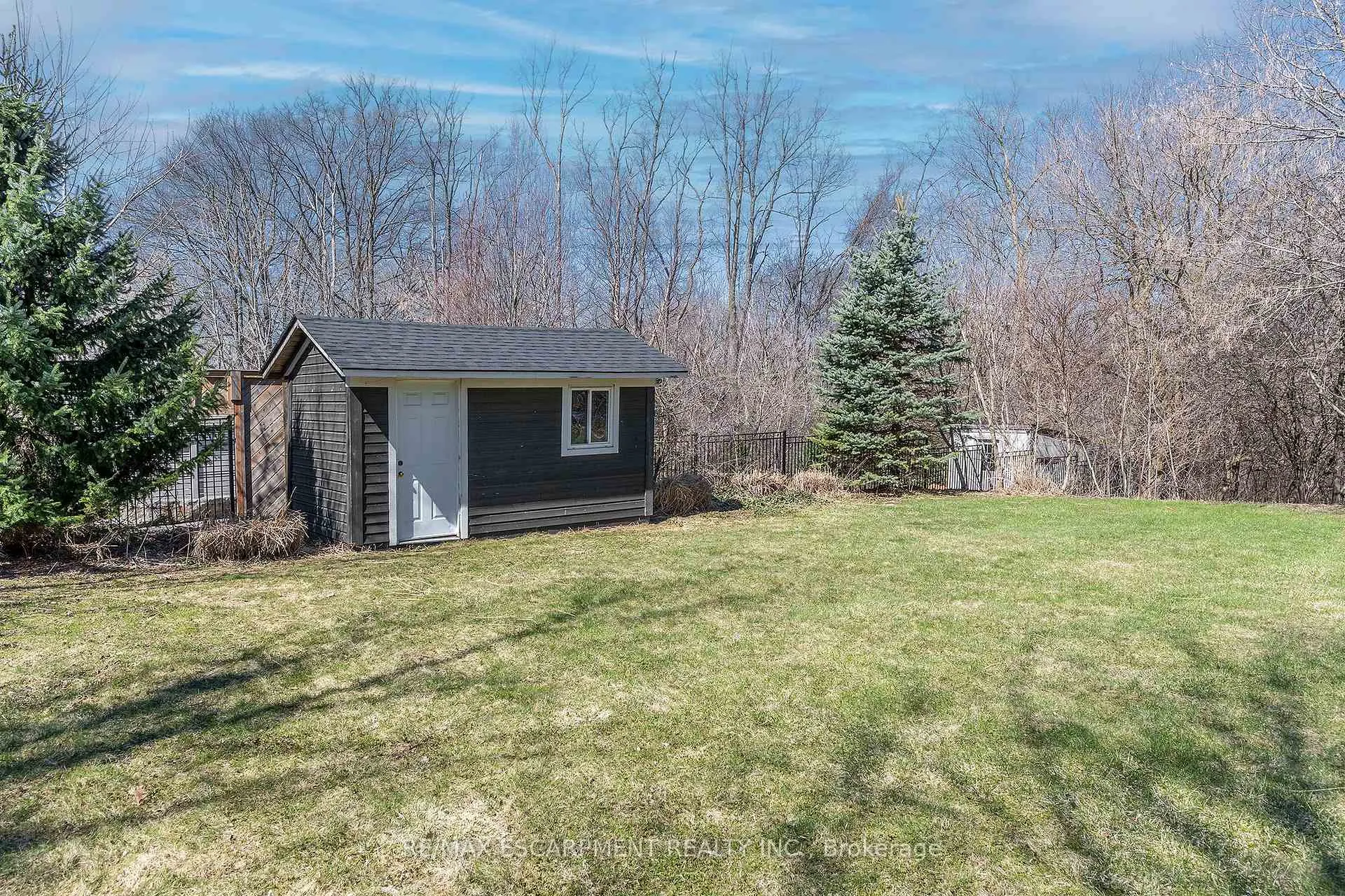 Photo 31 of 400 Hamilton Drive, Hamilton, Ancaster — HOMEH