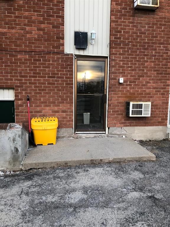Photo 2 of 55 Mcalpine Avenue S, Welland, Lincoln/Crowland — HOMEH
