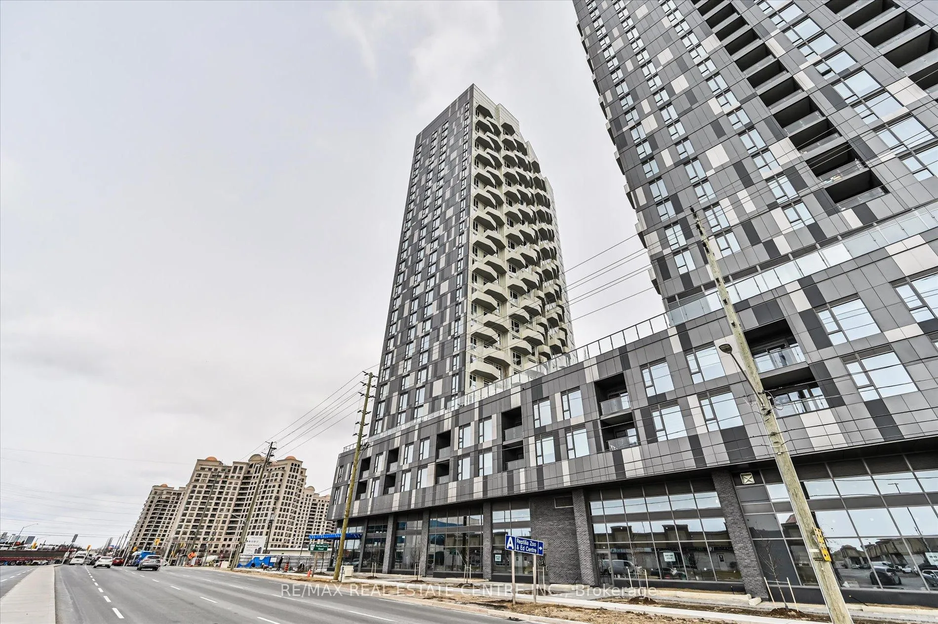 Photo 2 of Unit 2332, 498 Caldari Road, Vaughan, Concord — HOMEH
