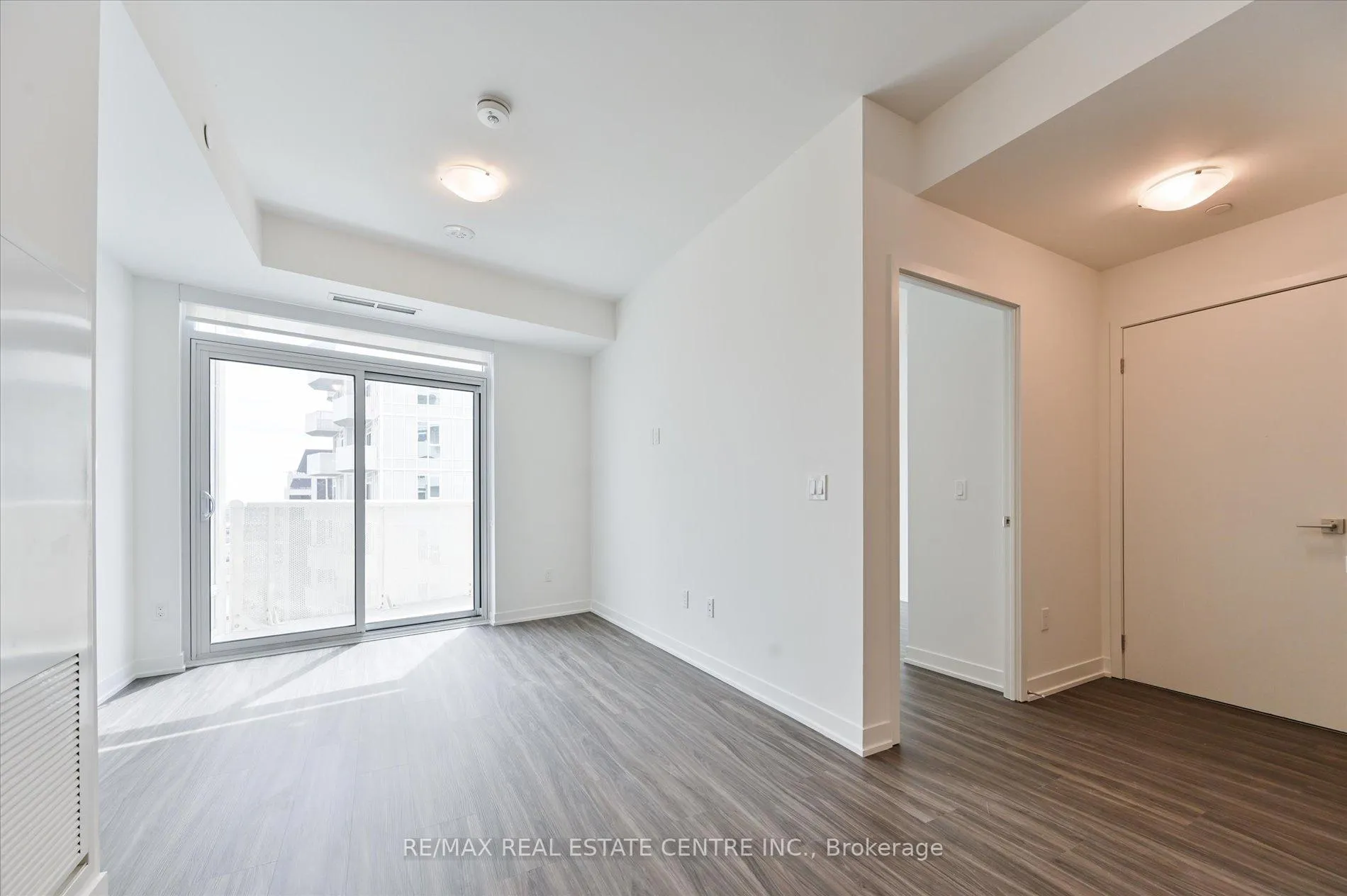 Photo 3 of Unit 2332, 498 Caldari Road, Vaughan, Concord — HOMEH