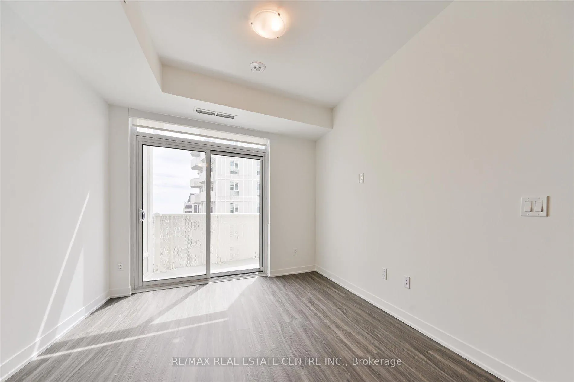 Photo 4 of Unit 2332, 498 Caldari Road, Vaughan, Concord — HOMEH