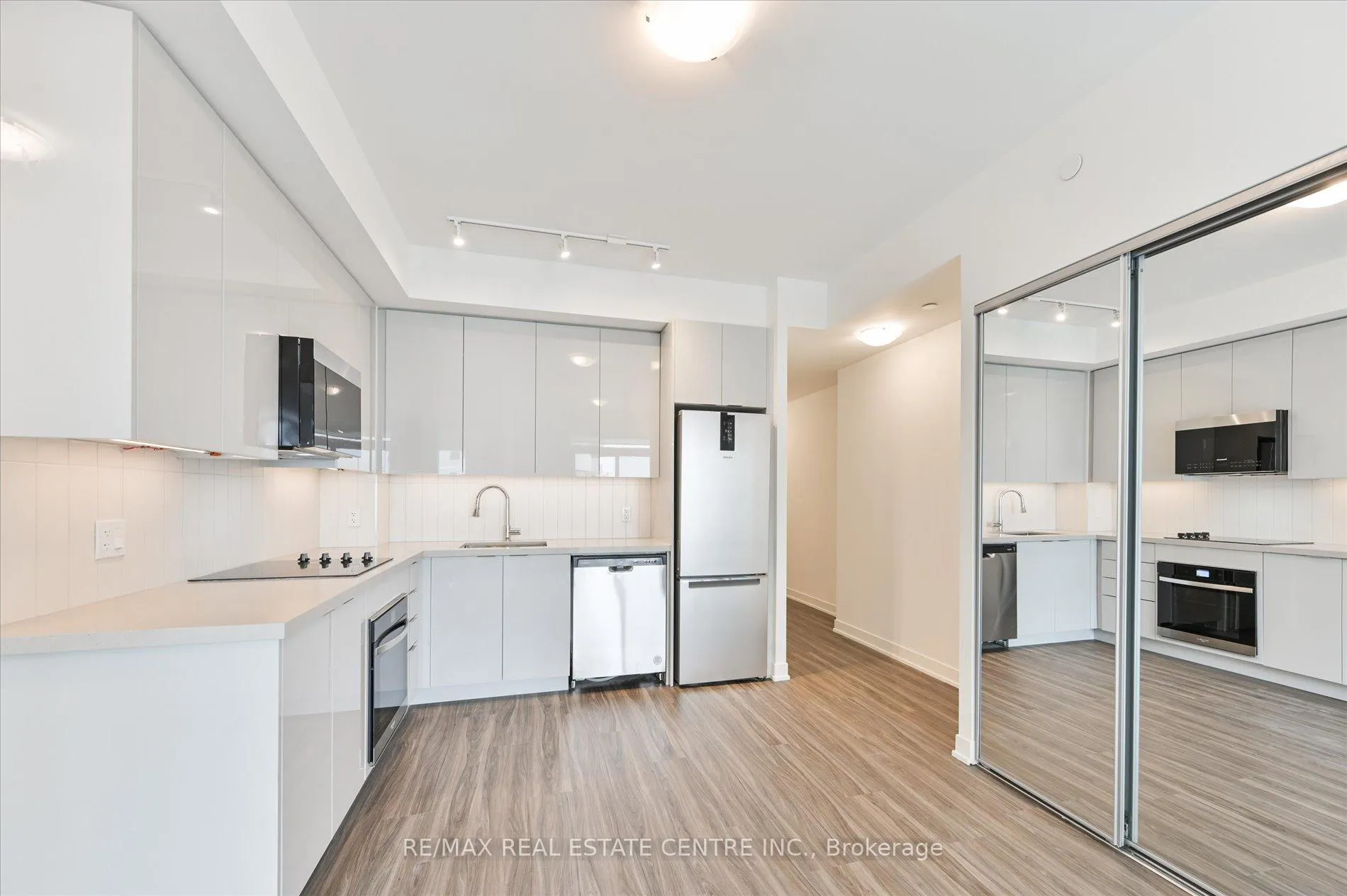 Photo 6 of Unit 2332, 498 Caldari Road, Vaughan, Concord — HOMEH