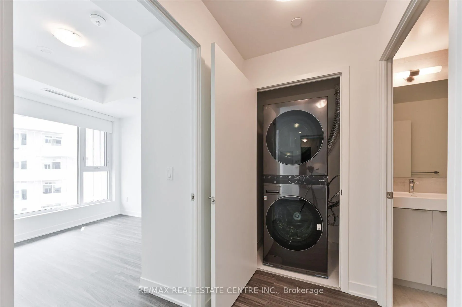 Photo 12 of Unit 2332, 498 Caldari Road, Vaughan, Concord — HOMEH