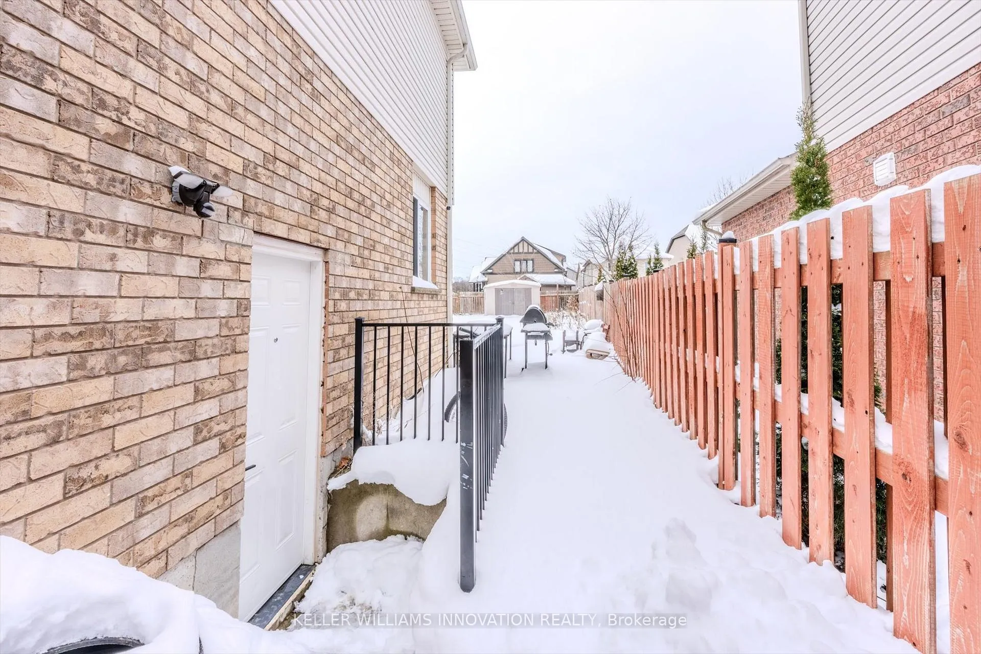 Photo 2 of 643 Doon Drive S, Waterloo — HOMEH