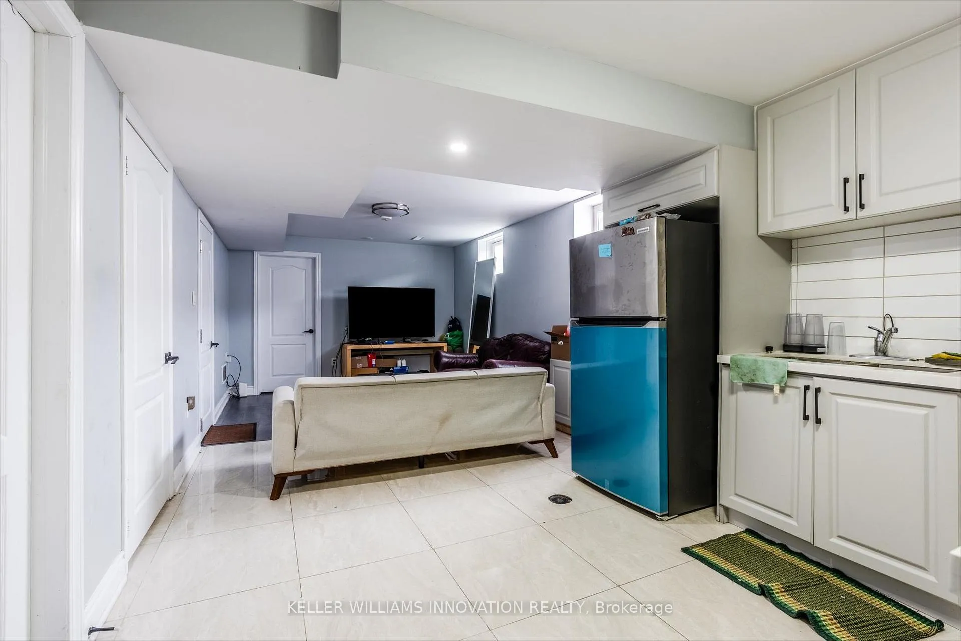Photo 5 of 643 Doon Drive S, Waterloo — HOMEH
