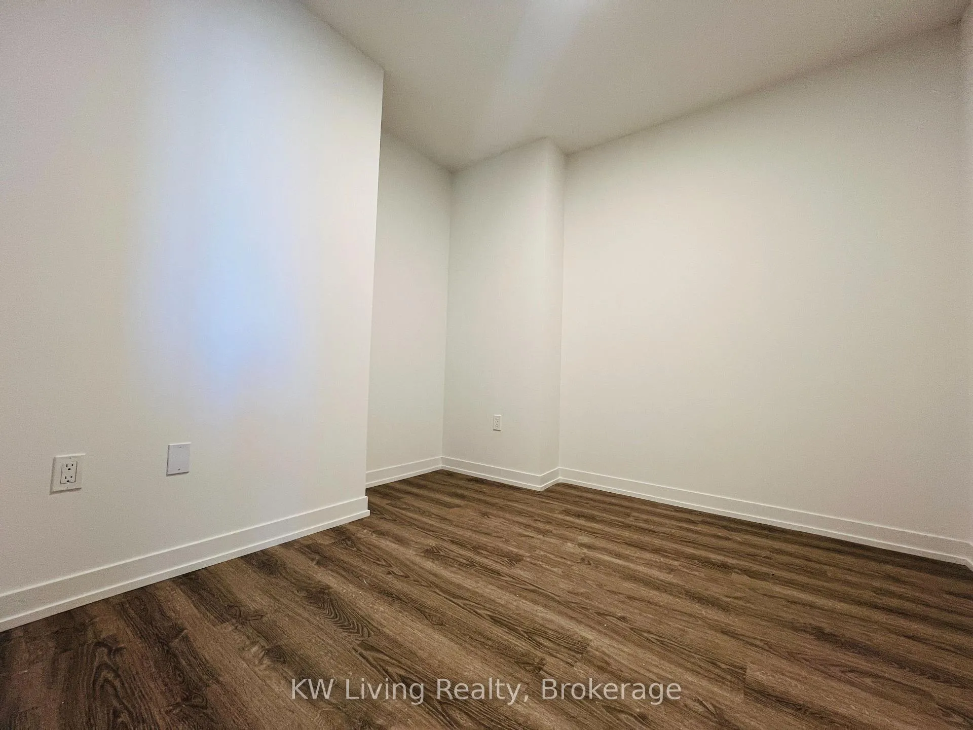 Photo 6 of Unit 2207, 195 Commerce Street, Vaughan, Vaughan Corporate Centre — HOMEH
